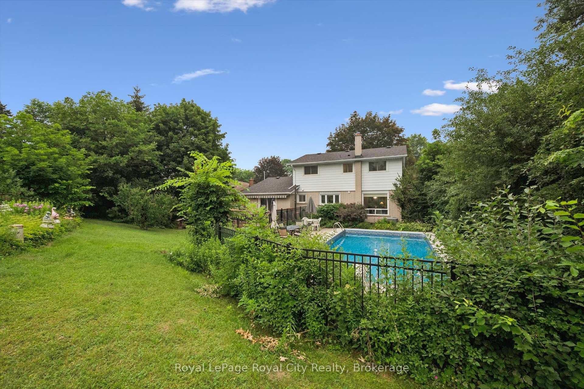 30 Westminster Avenue photo 36