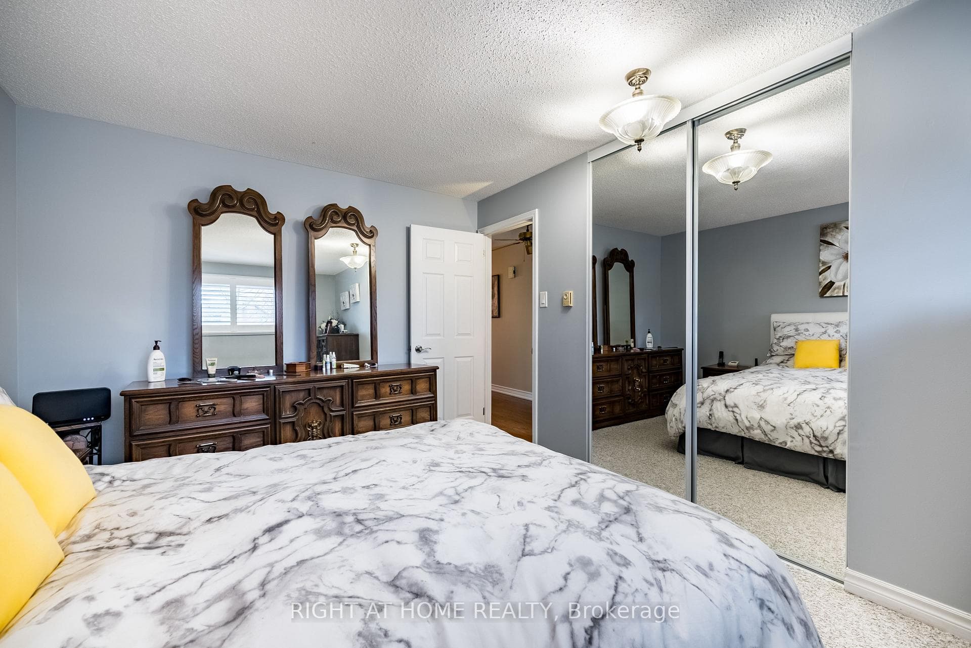 414 Paddington Crescent photo 12