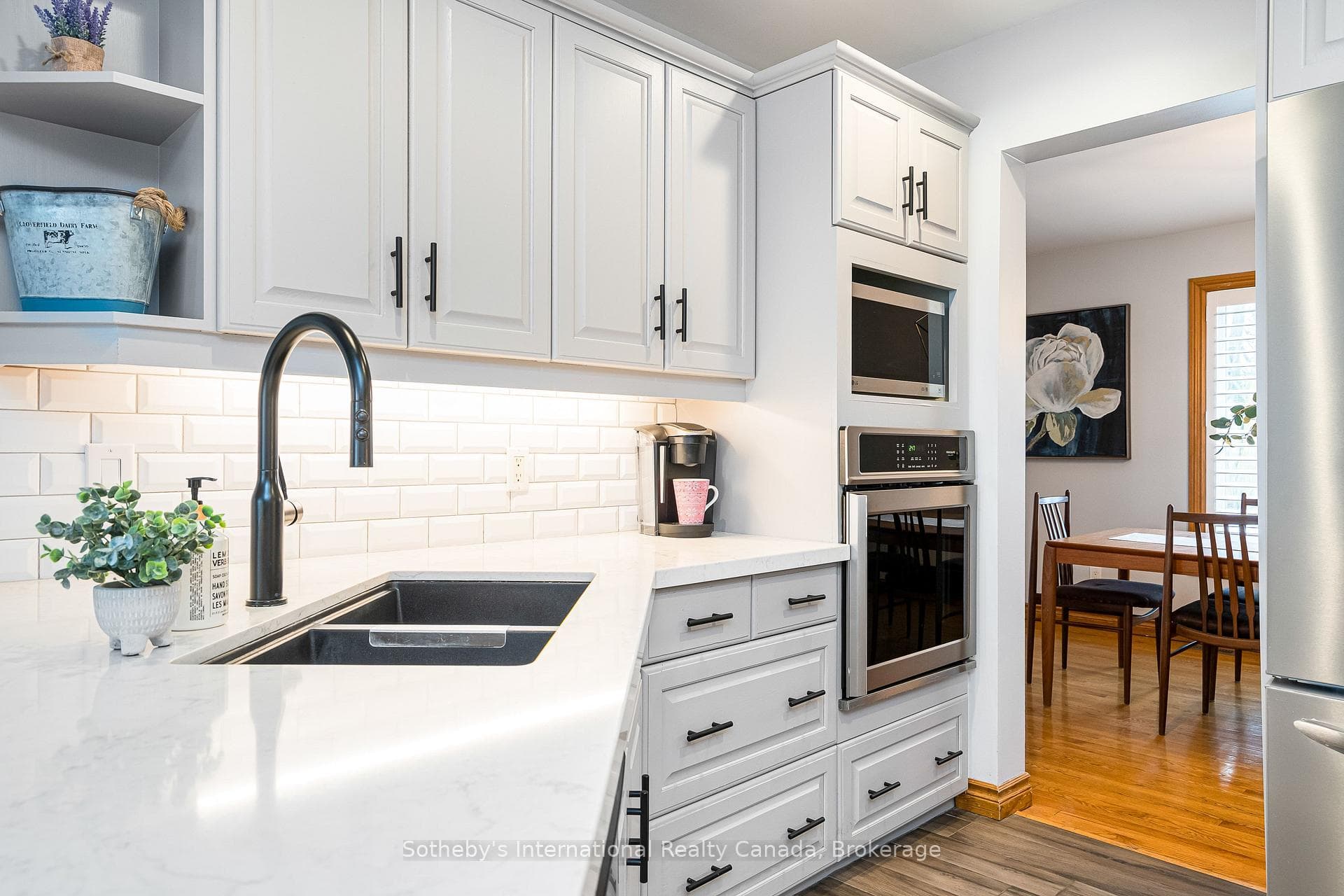 154 Mary Street photo 8