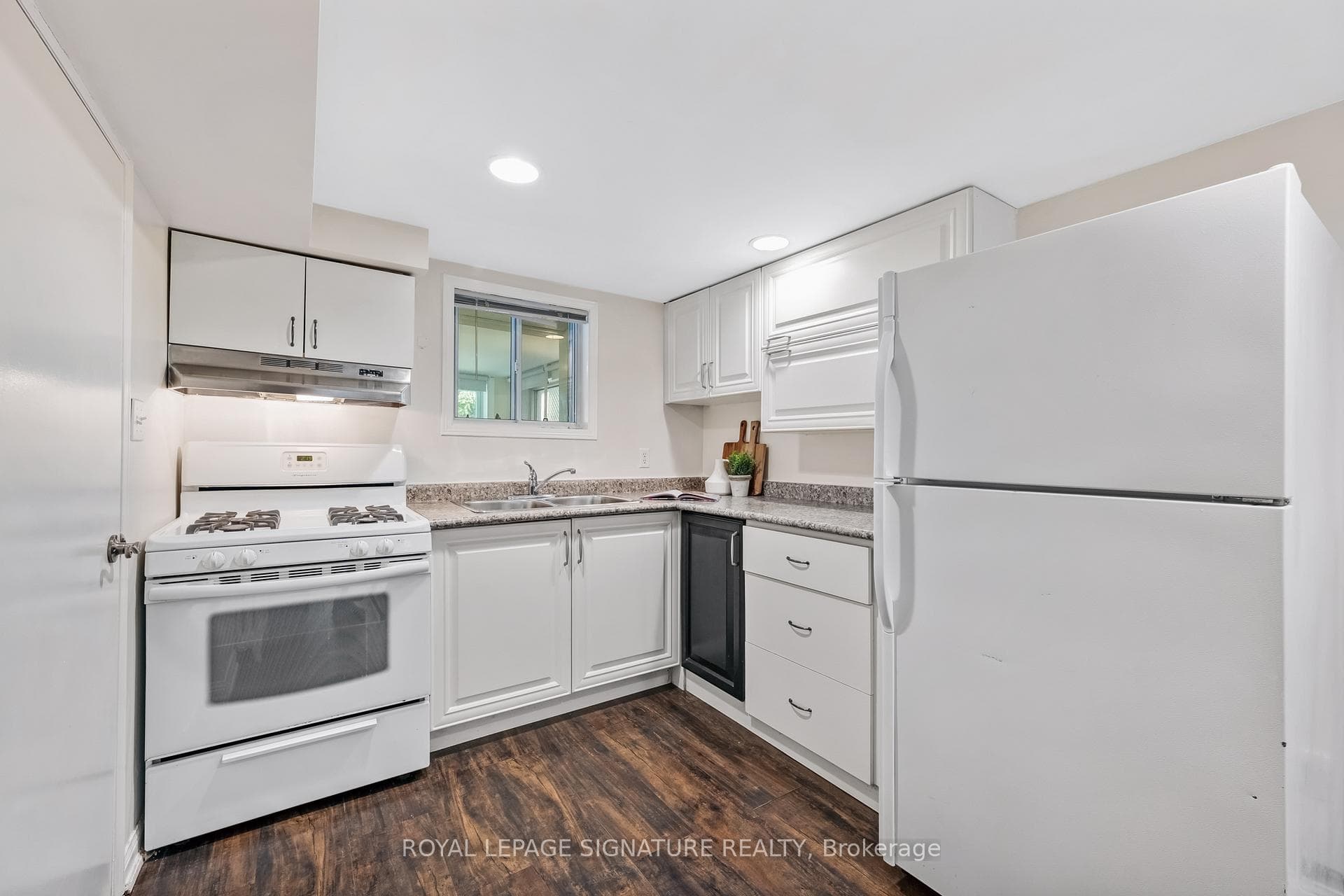 494 Northcliffe Boulevard photo 29