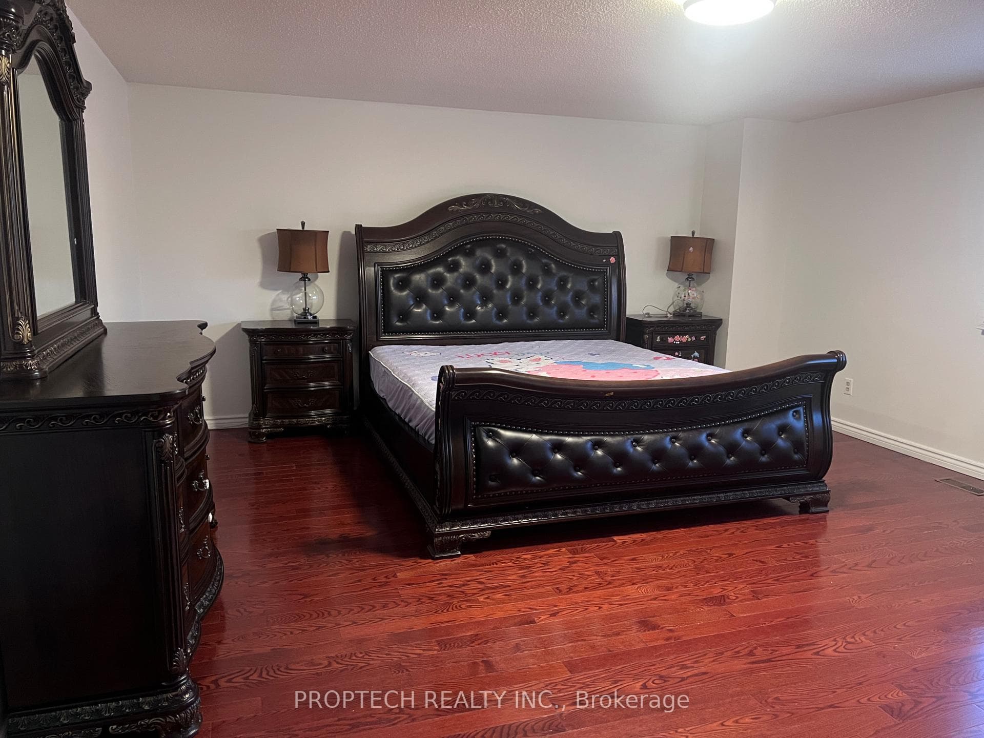 111 Digby Crescent photo 10