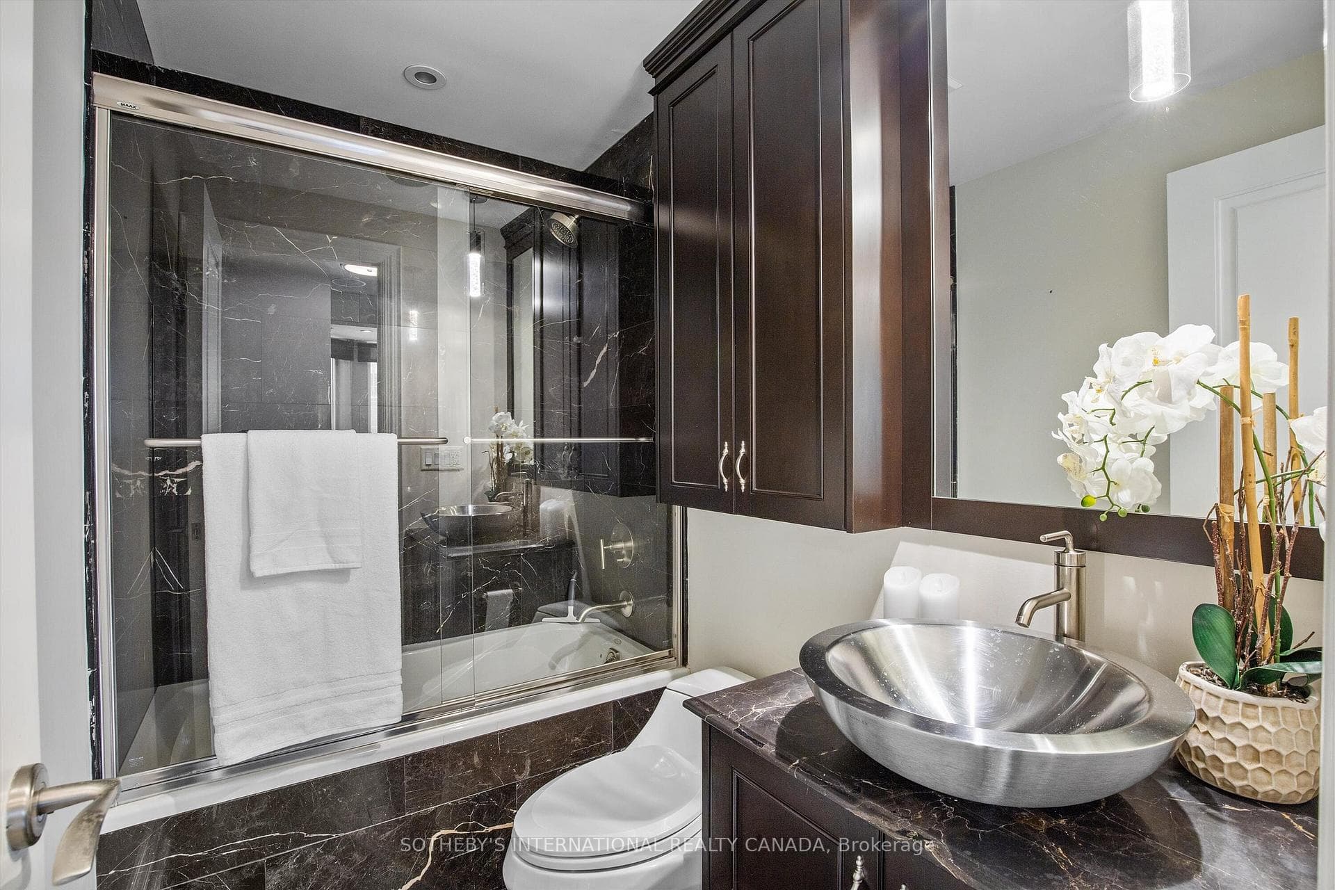 68 Yorkville Avenue Unit 308 photo 25
