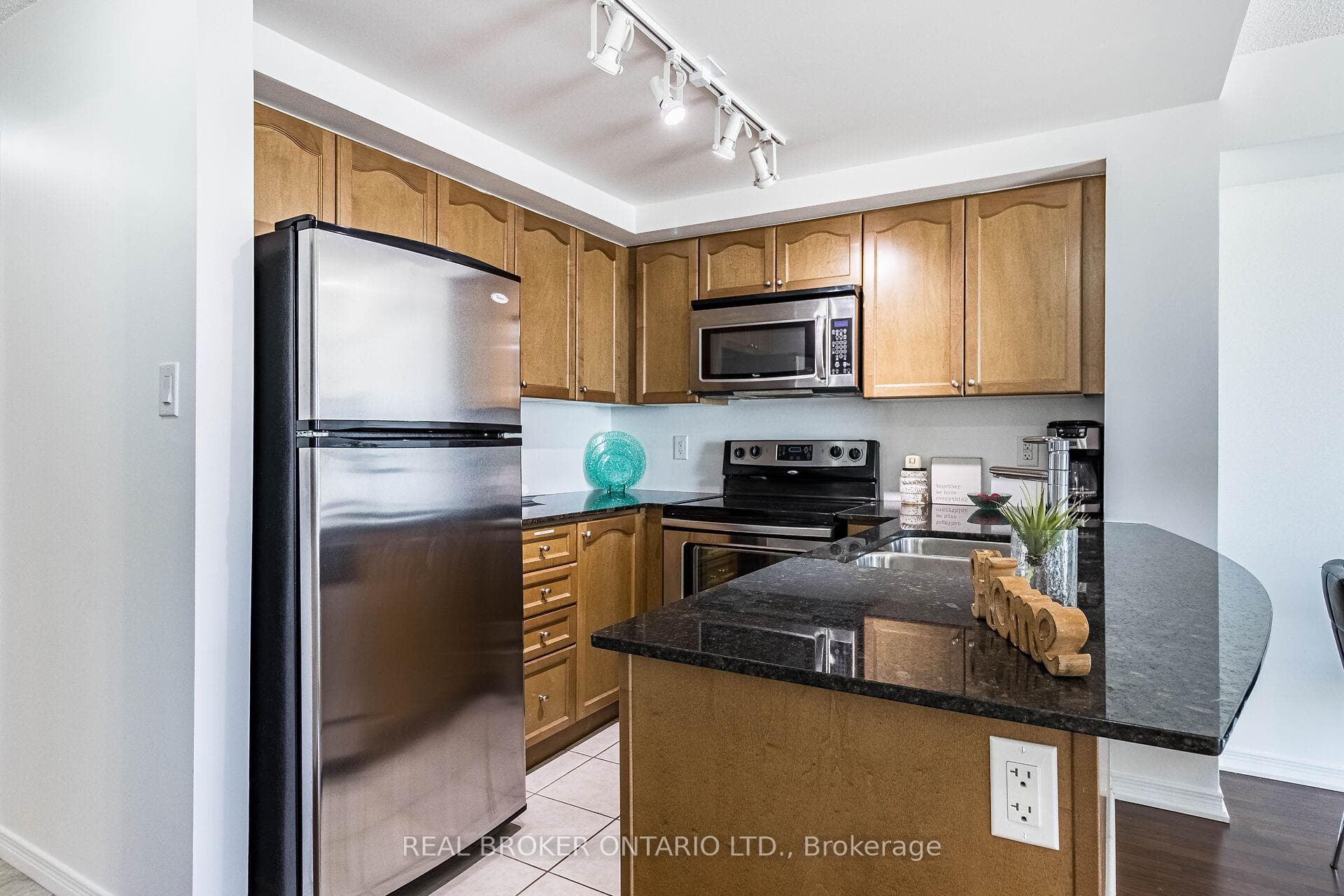 9 George Street Unit 907 photo 13