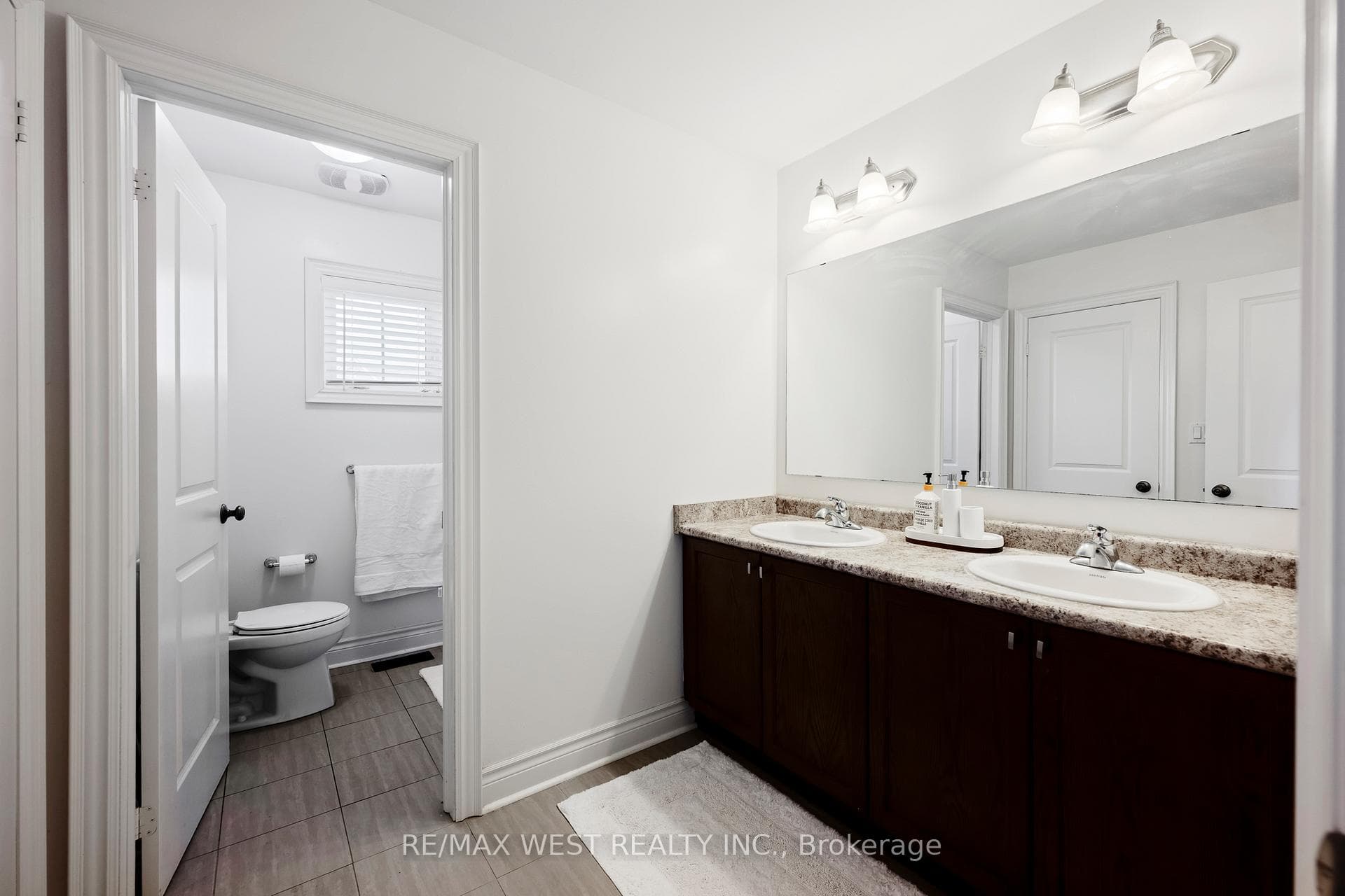 10 Stonegate Avenue photo 16