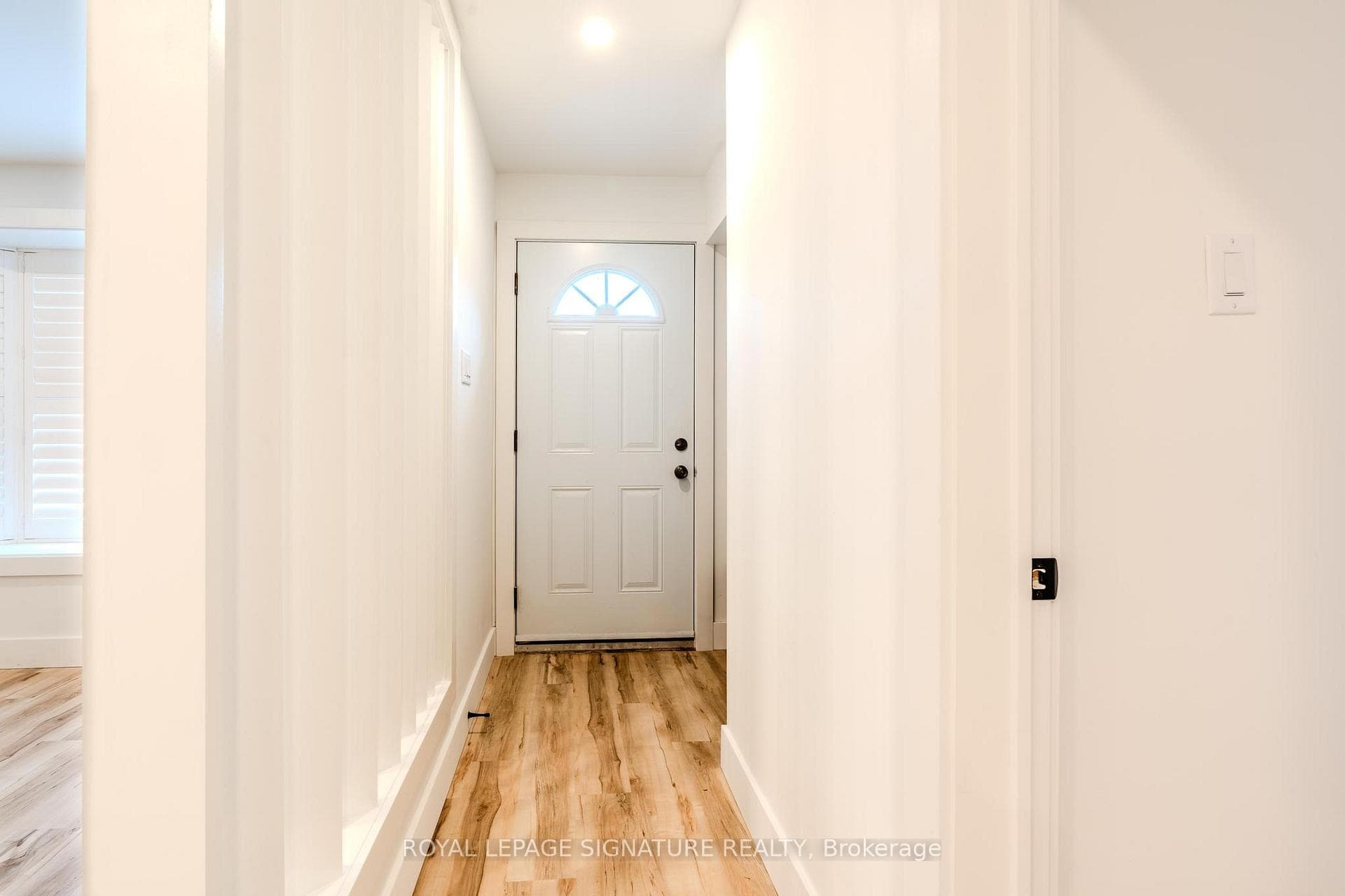 41 Windsor Drive Unit Main photo 3