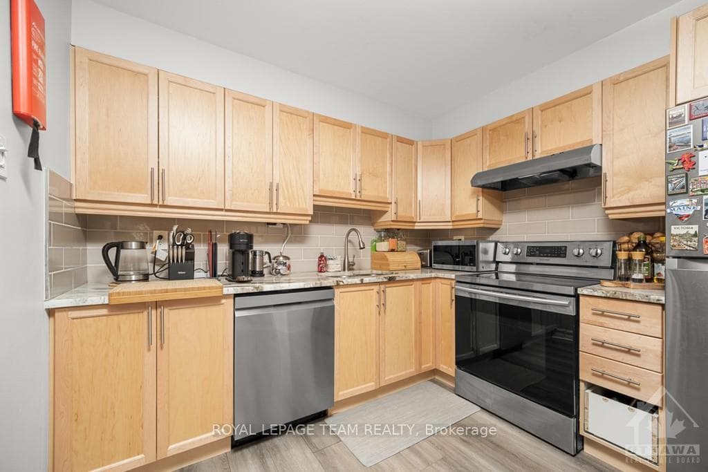320 CRICHTON Street Unit 405 photo 6