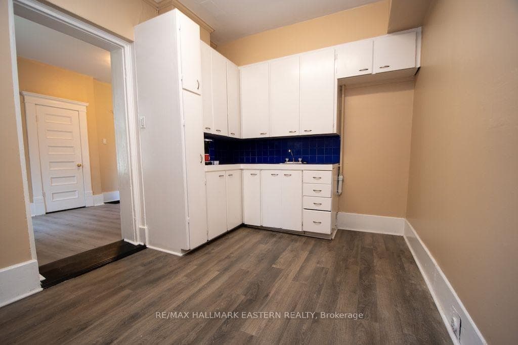 466 Rubidge Street photo 17