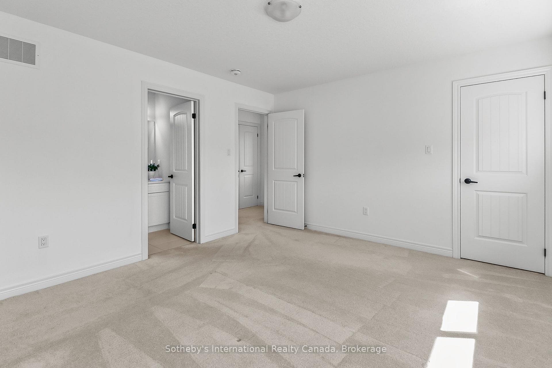 33 Foley Crescent photo 22