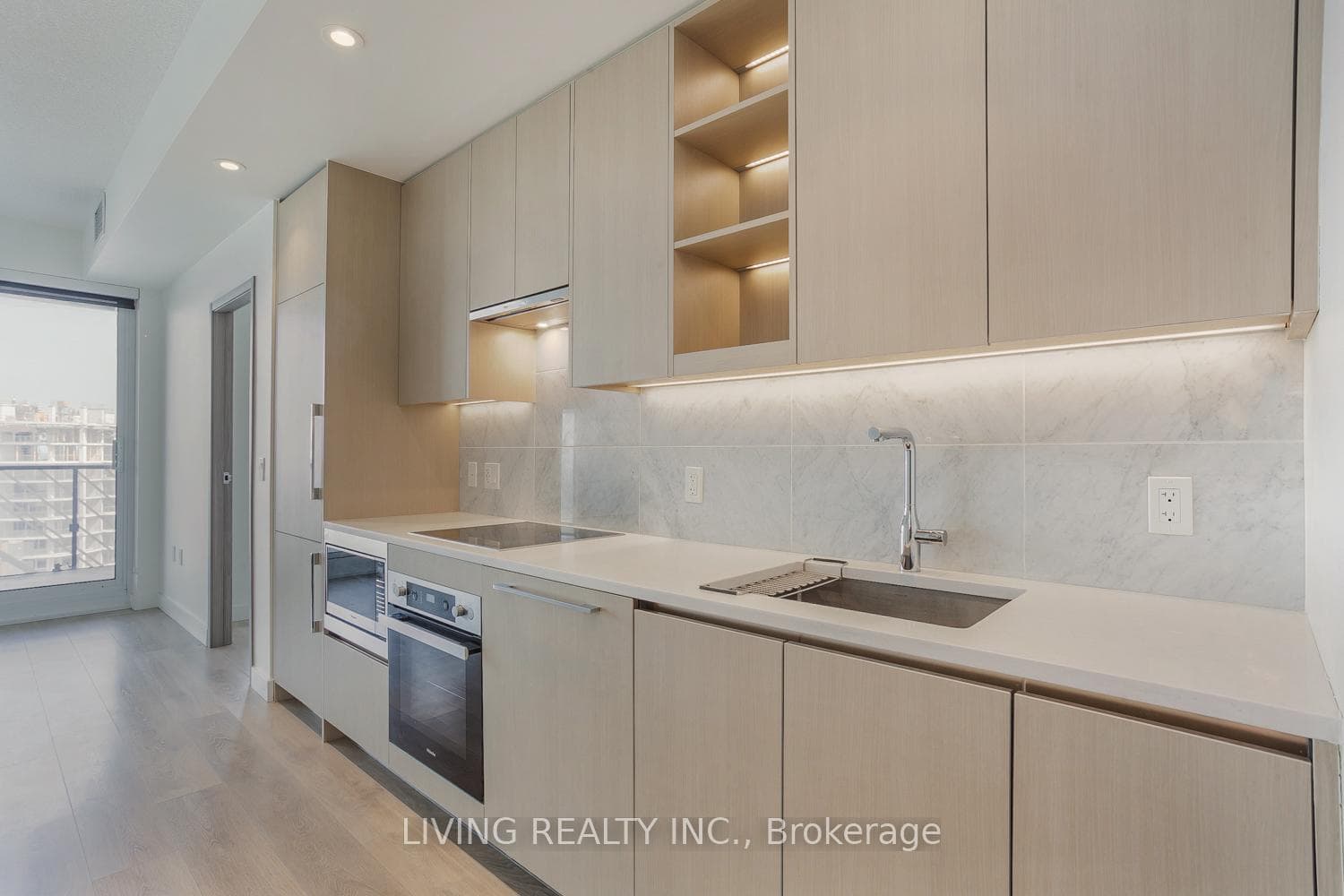 85 McMahon Drive Unit 2211 photo 8