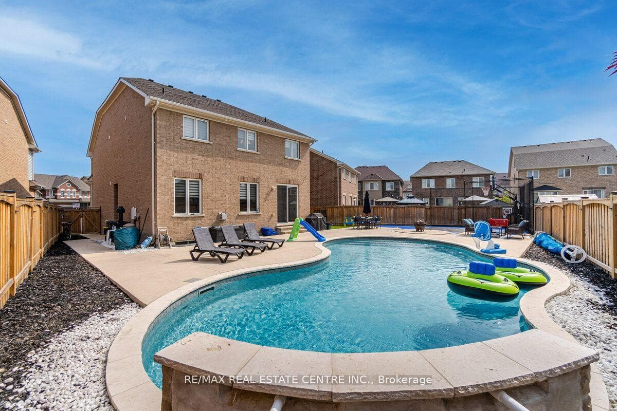 34 HAMILTON Court photo 31