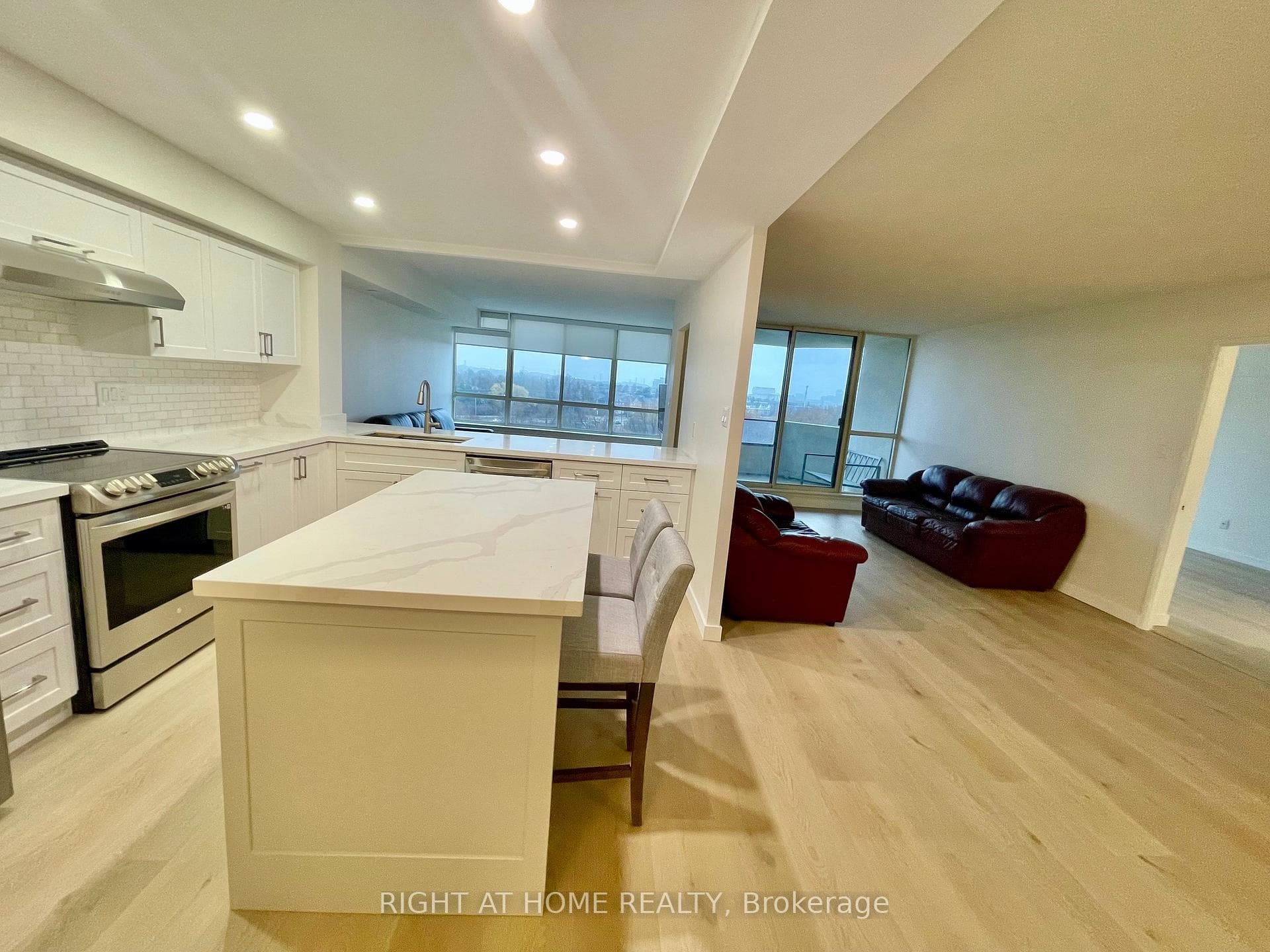 55 Austin Drive Unit 710 photo 9