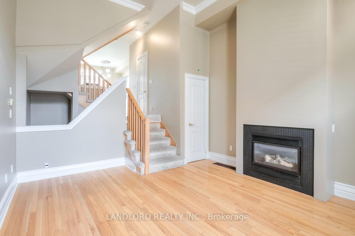 135 Massey Street photo 6