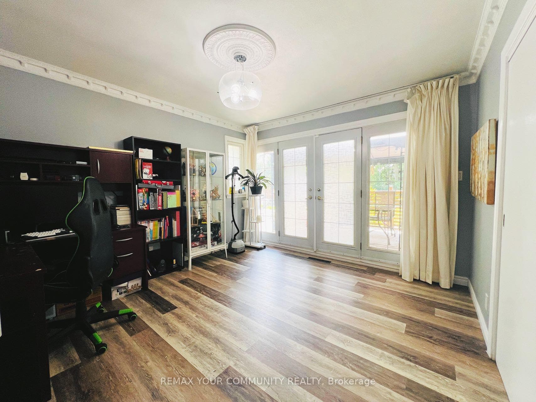 211 James Street photo 12