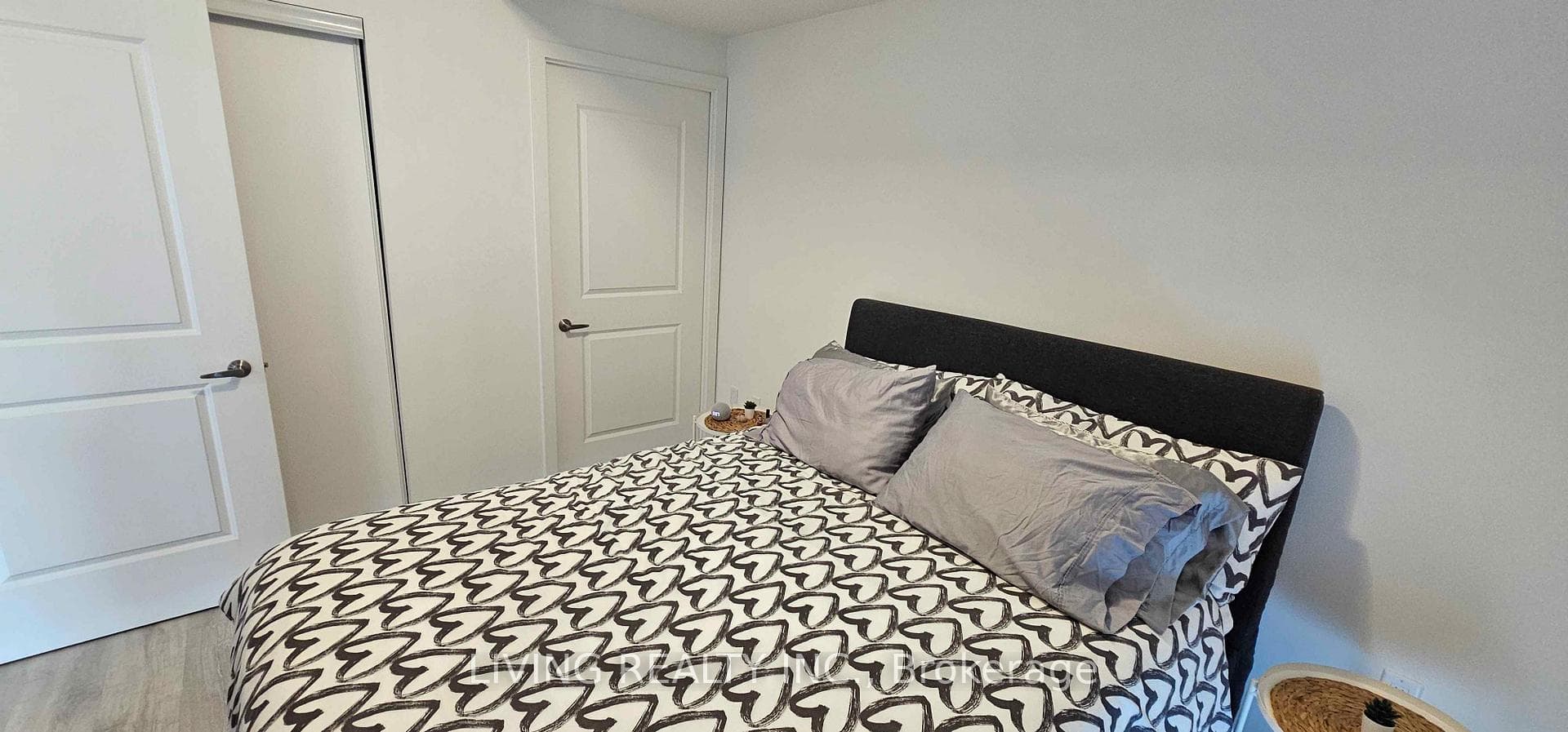 4655 Metcalfe Avenue Unit 708 photo 5