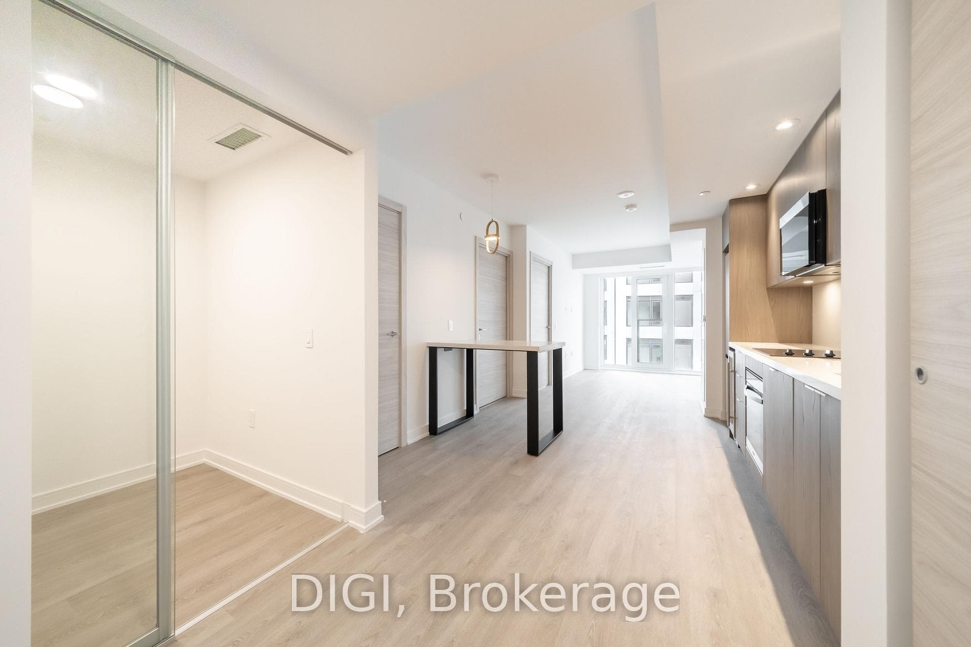 485 Perth Avenue Unit E725 photo 3