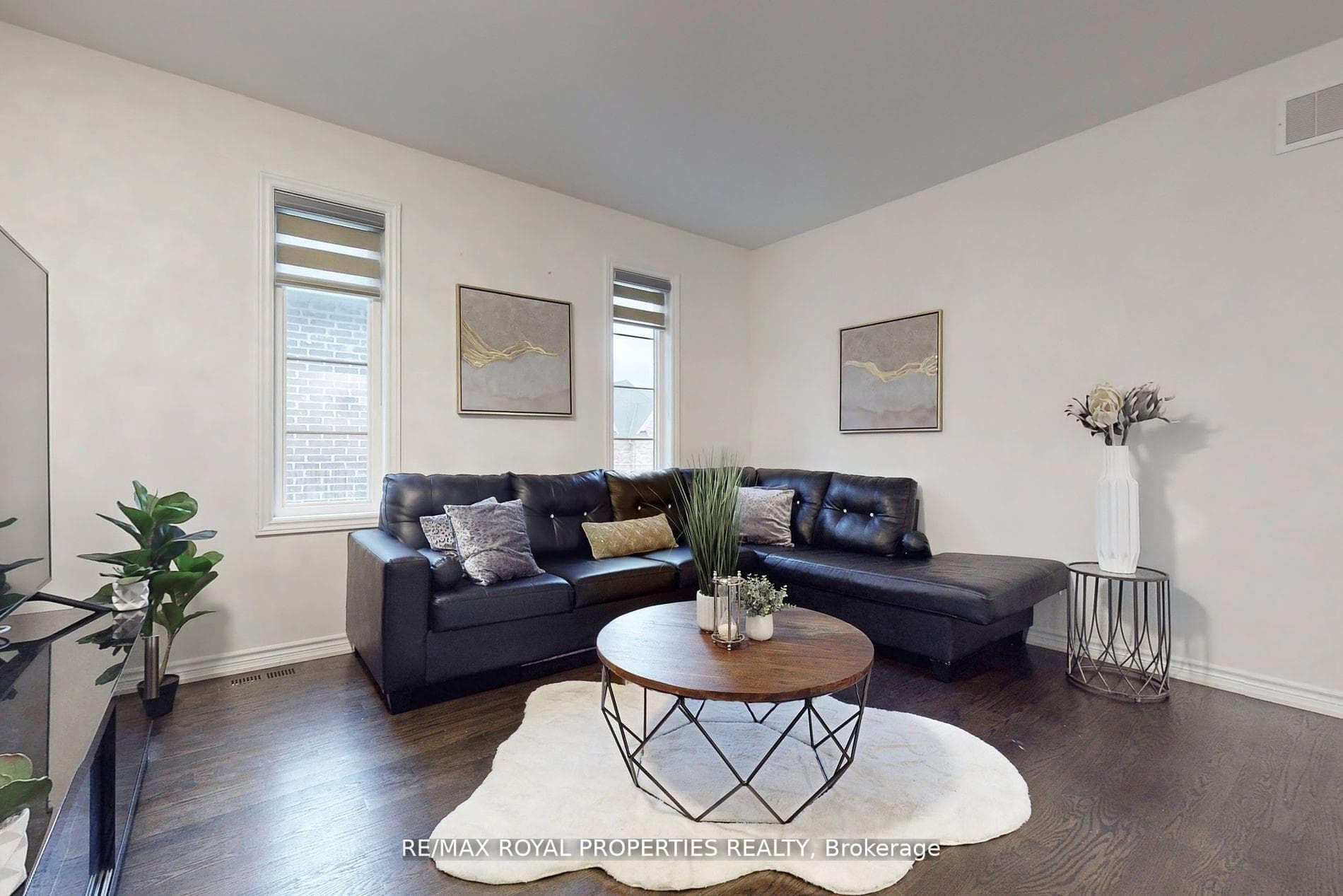 43 Workmens Circle photo 14
