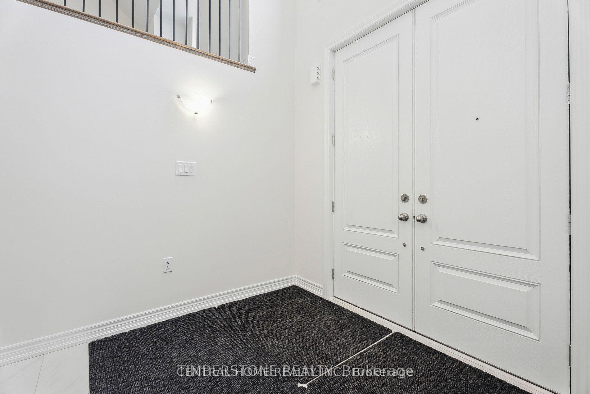 144 Mckean Drive photo 2