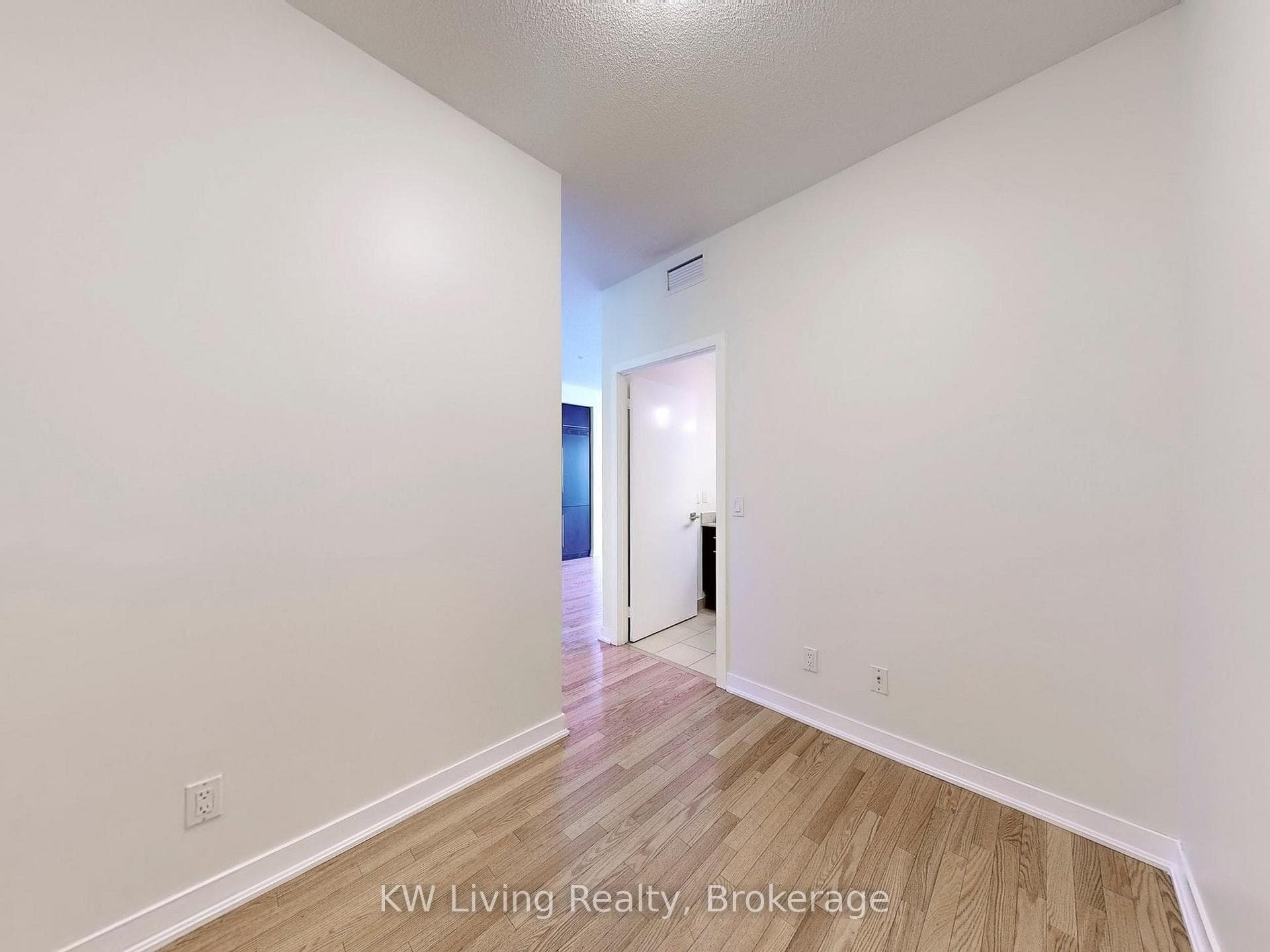 770 Bay Street Unit 1403 photo 10