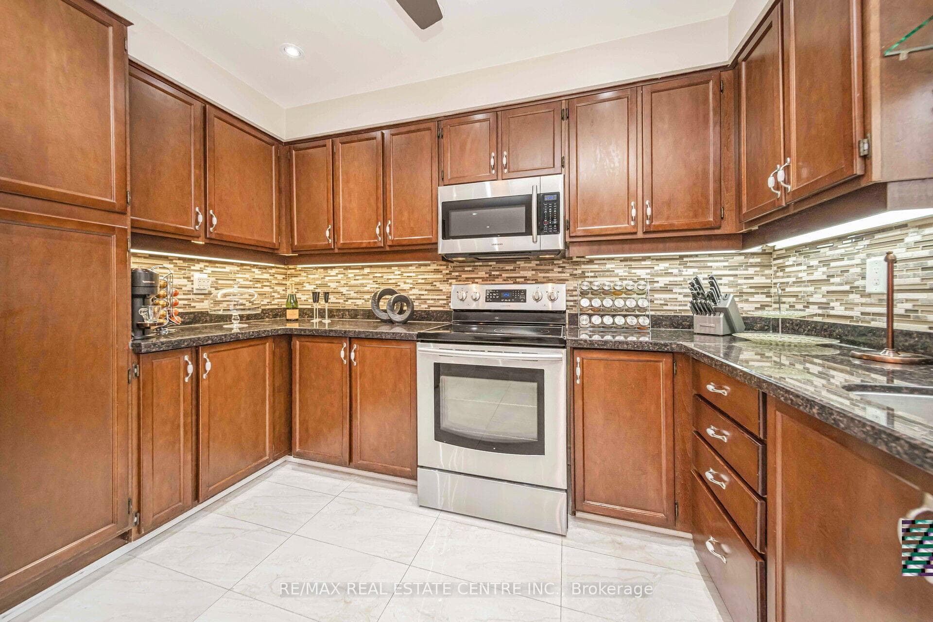 63 Leeward Drive photo 29