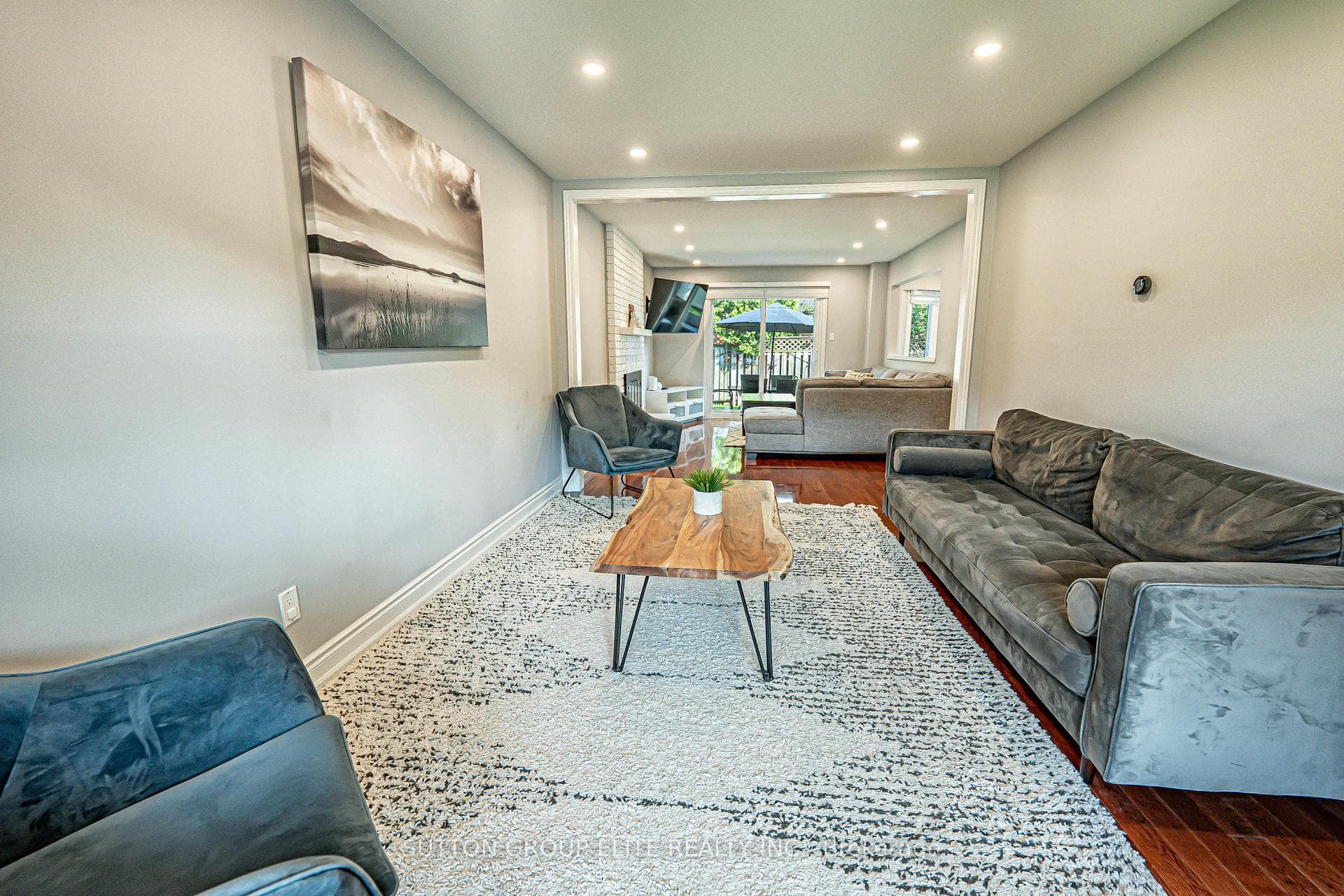 298 Fredericksburg Court photo 6