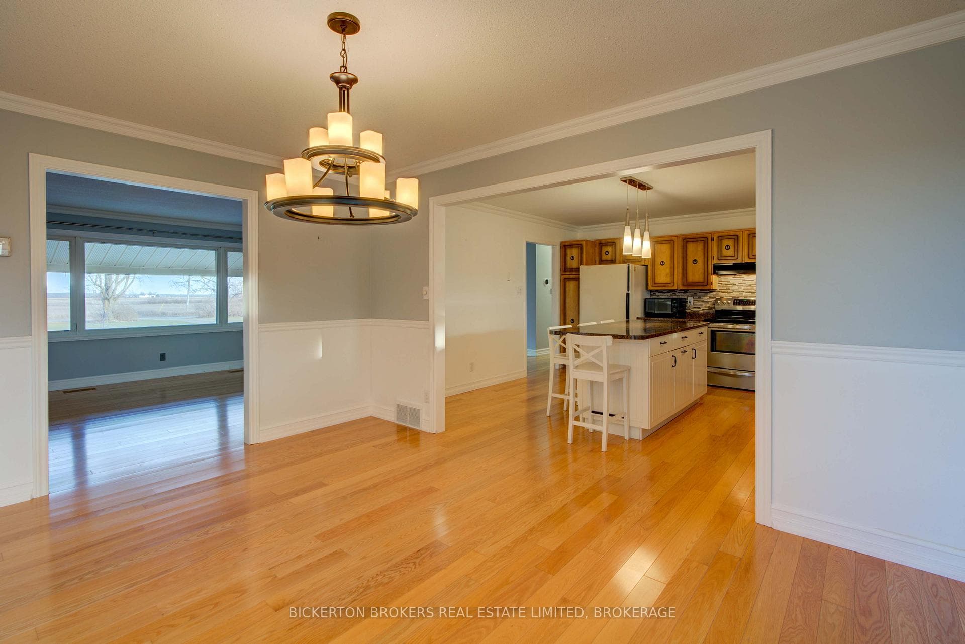 108 Russell Road photo 9