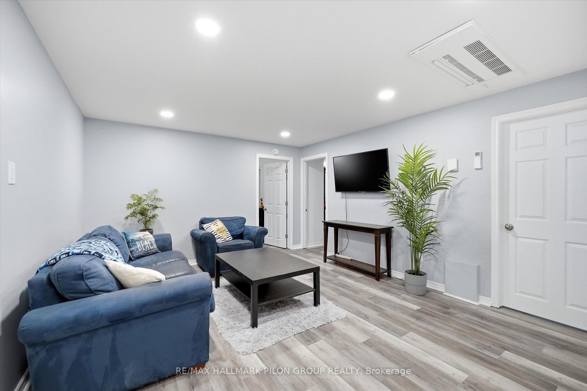 1326 Dussere Street photo 22