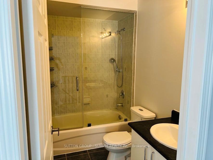 64 Oakins Lane photo 12