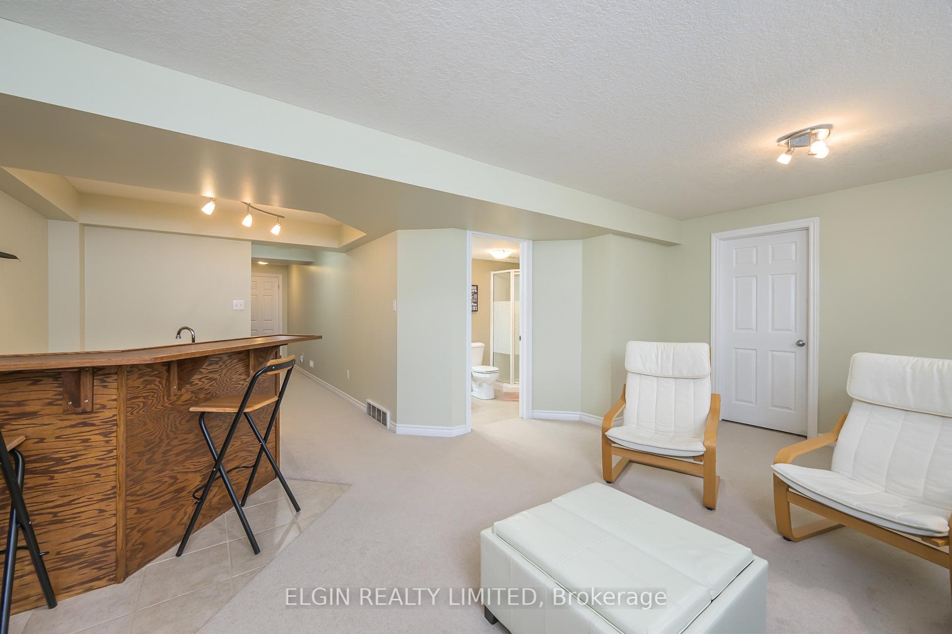 6588 BEATTIE Street photo 36