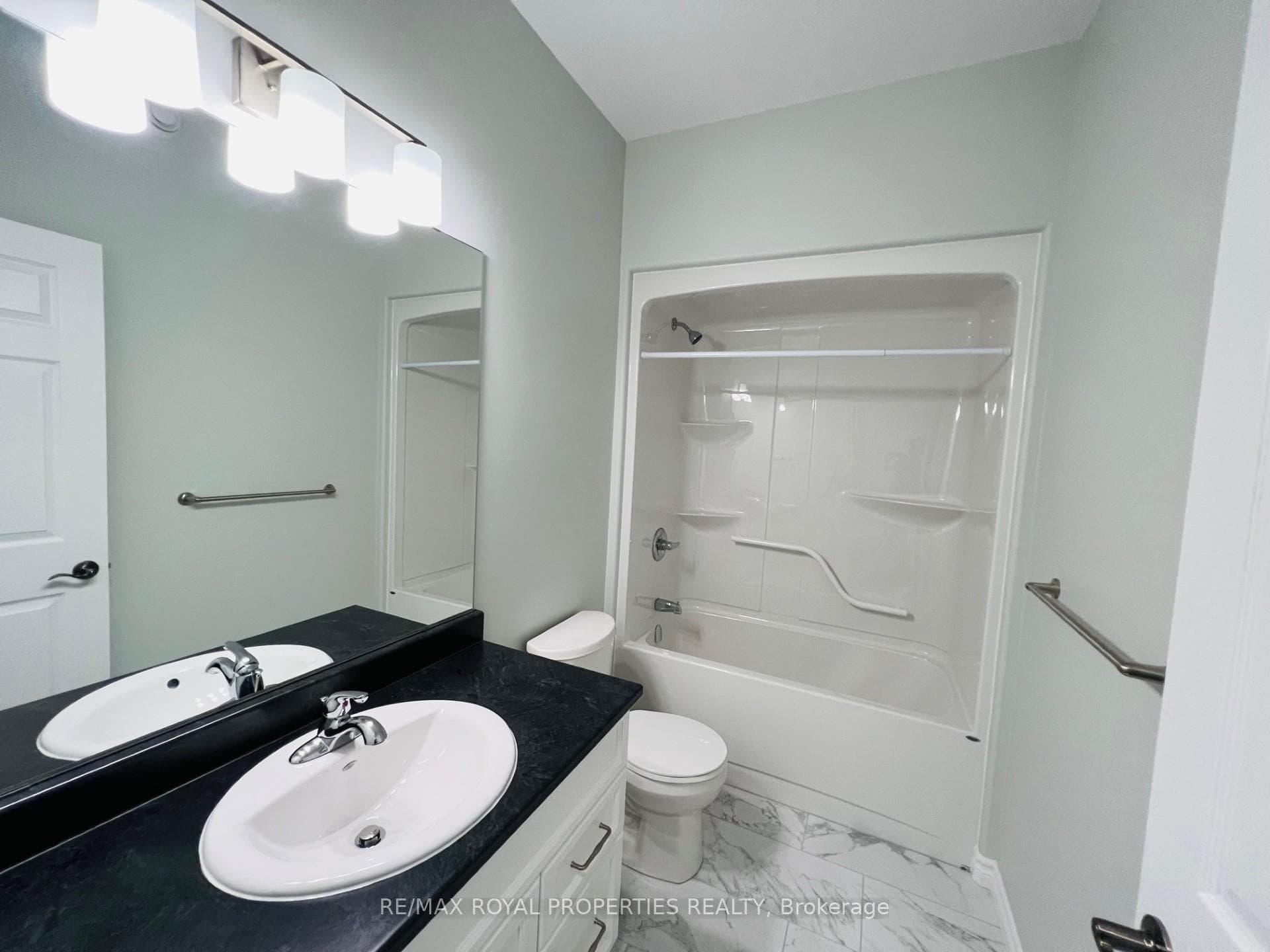 20 Athabaska Drive photo 13