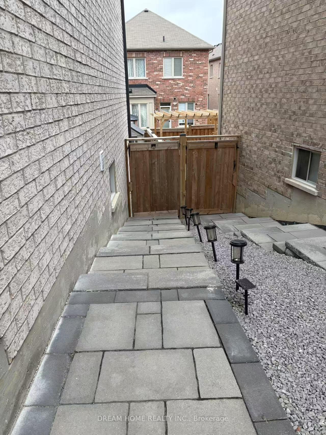 345 CHOUINARD Way Unit BSMT photo 10