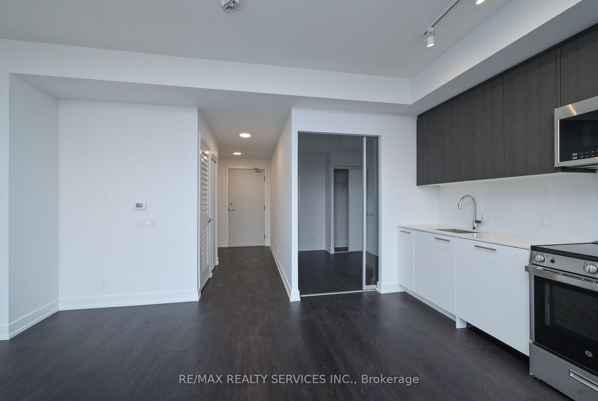225 Veterans Drive Unit 1110N photo 5