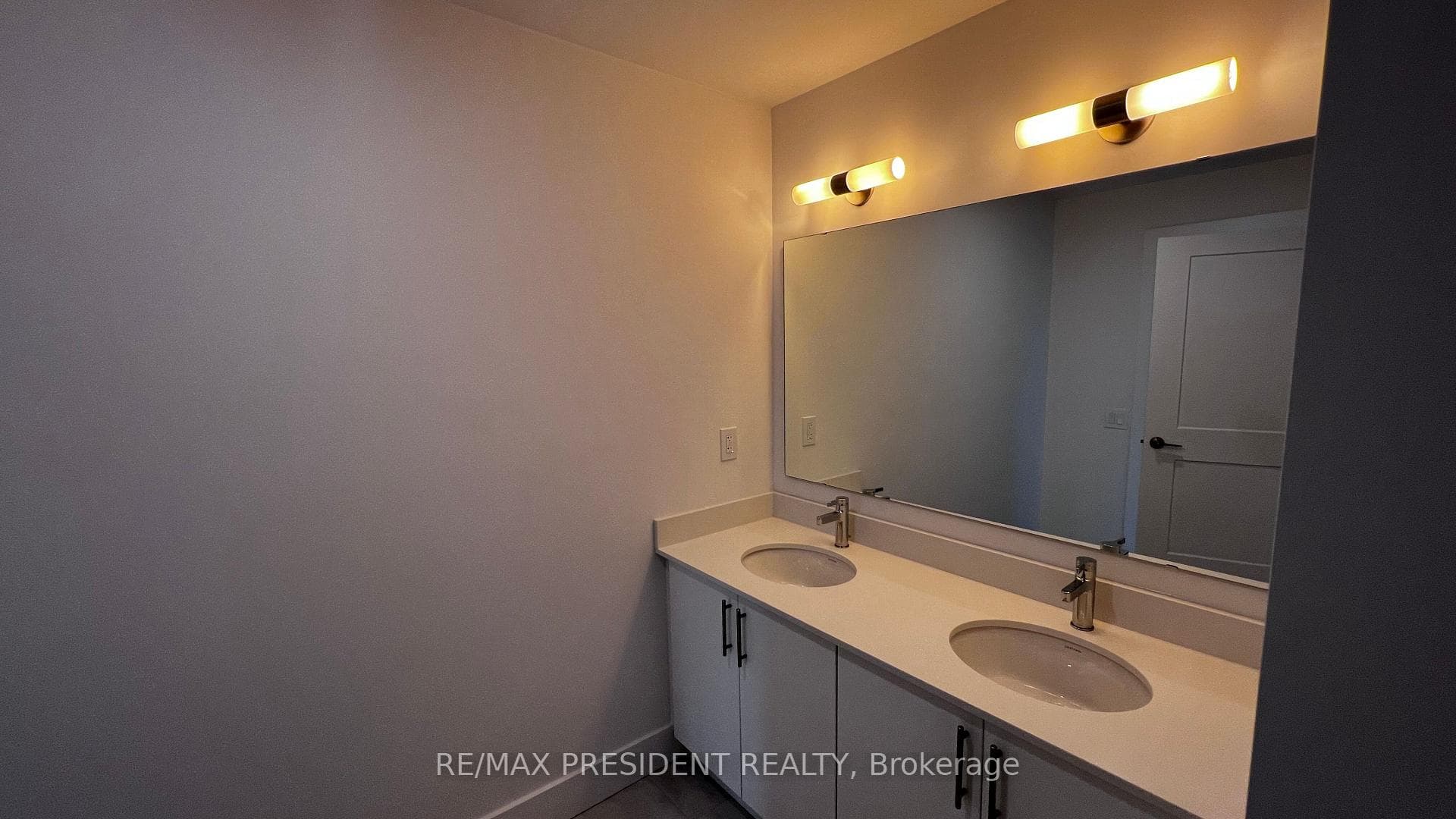 4 Kimberly Lane Unit 206 photo 18