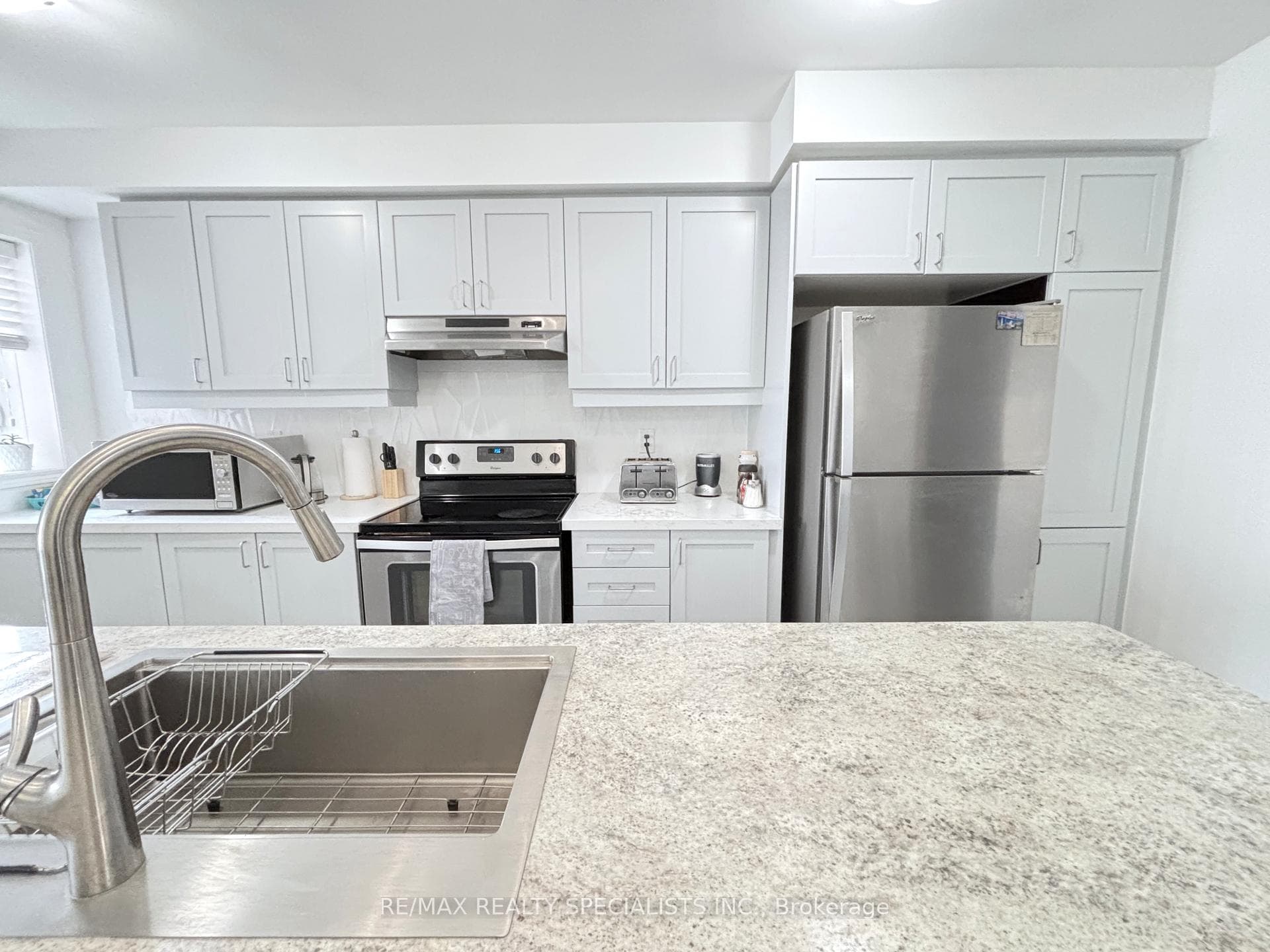 1578 Leblanc Court photo 4