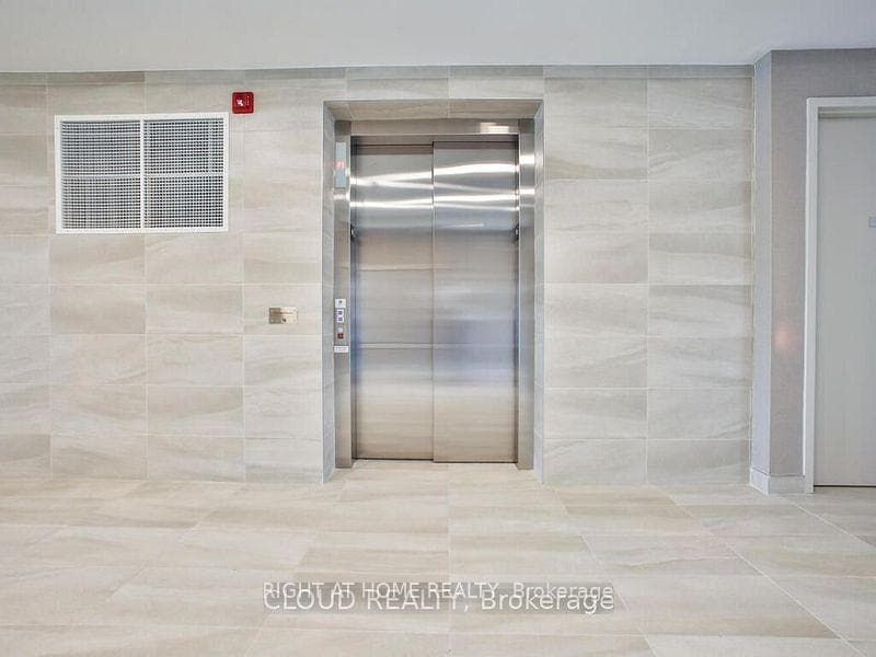 58 SKY HARBOUR Drive Unit 410 photo 9