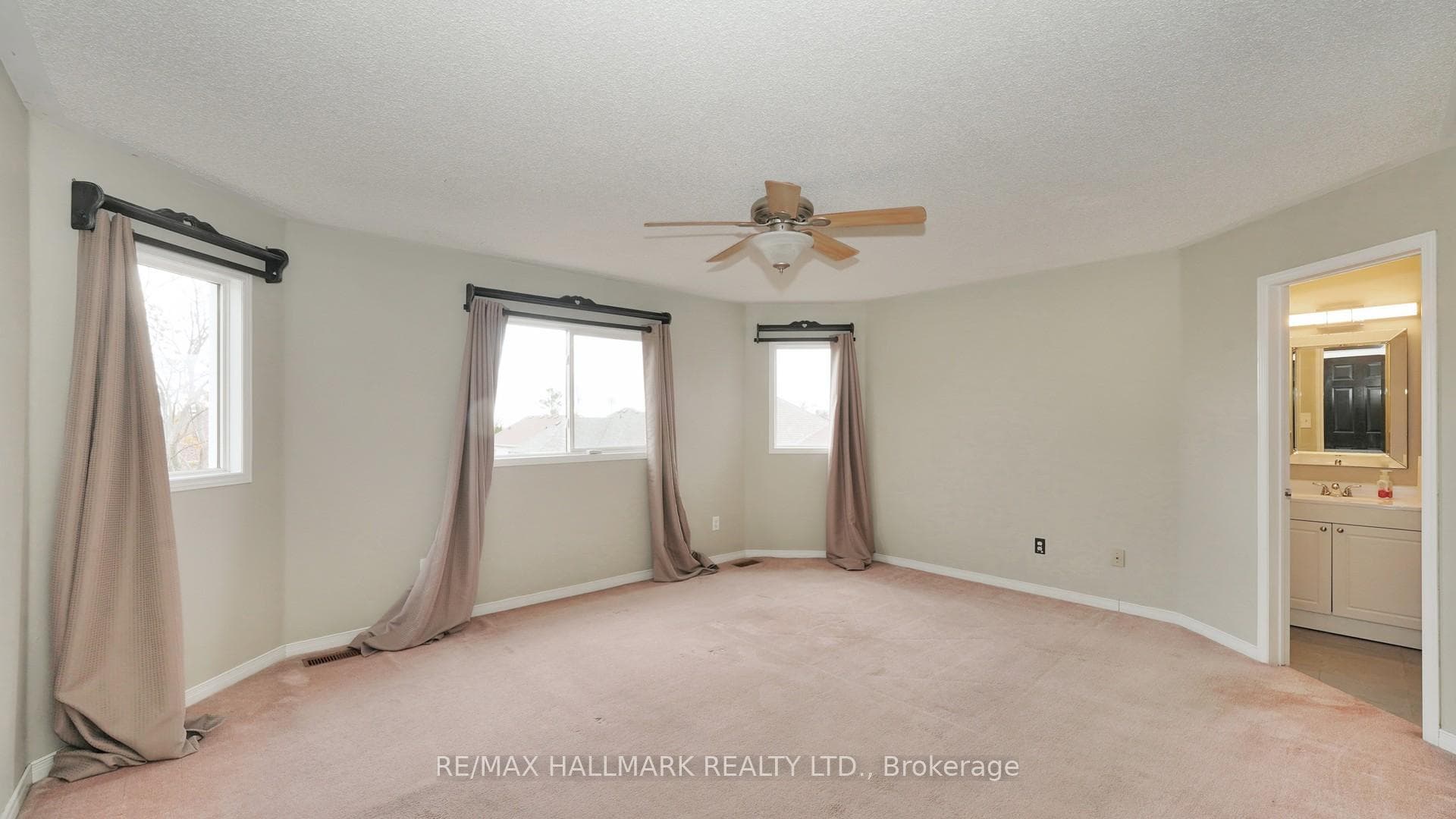 1035 Beatrice Street photo 25