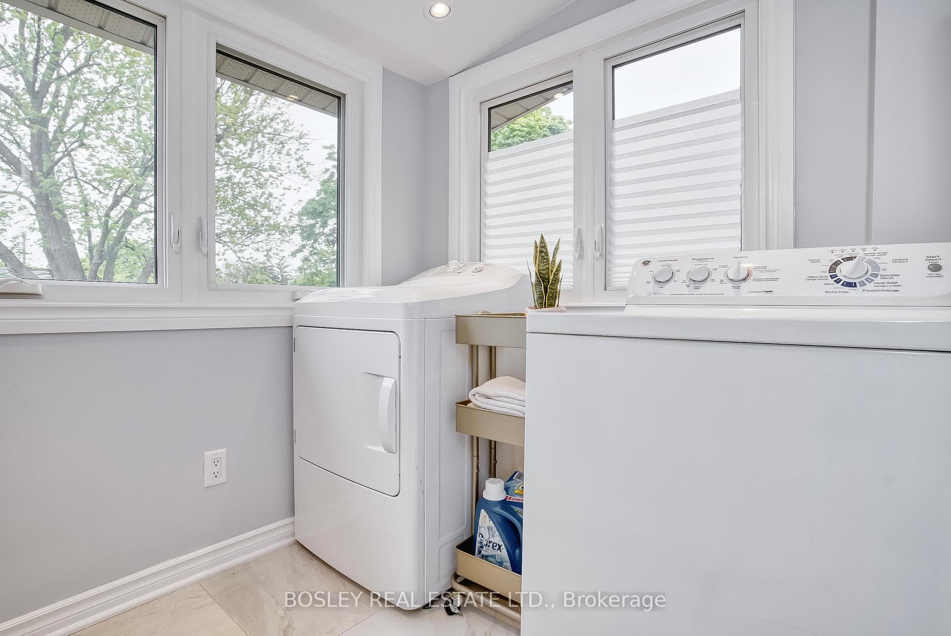 ENSUITE 2ND FLOOR LAUNDRY