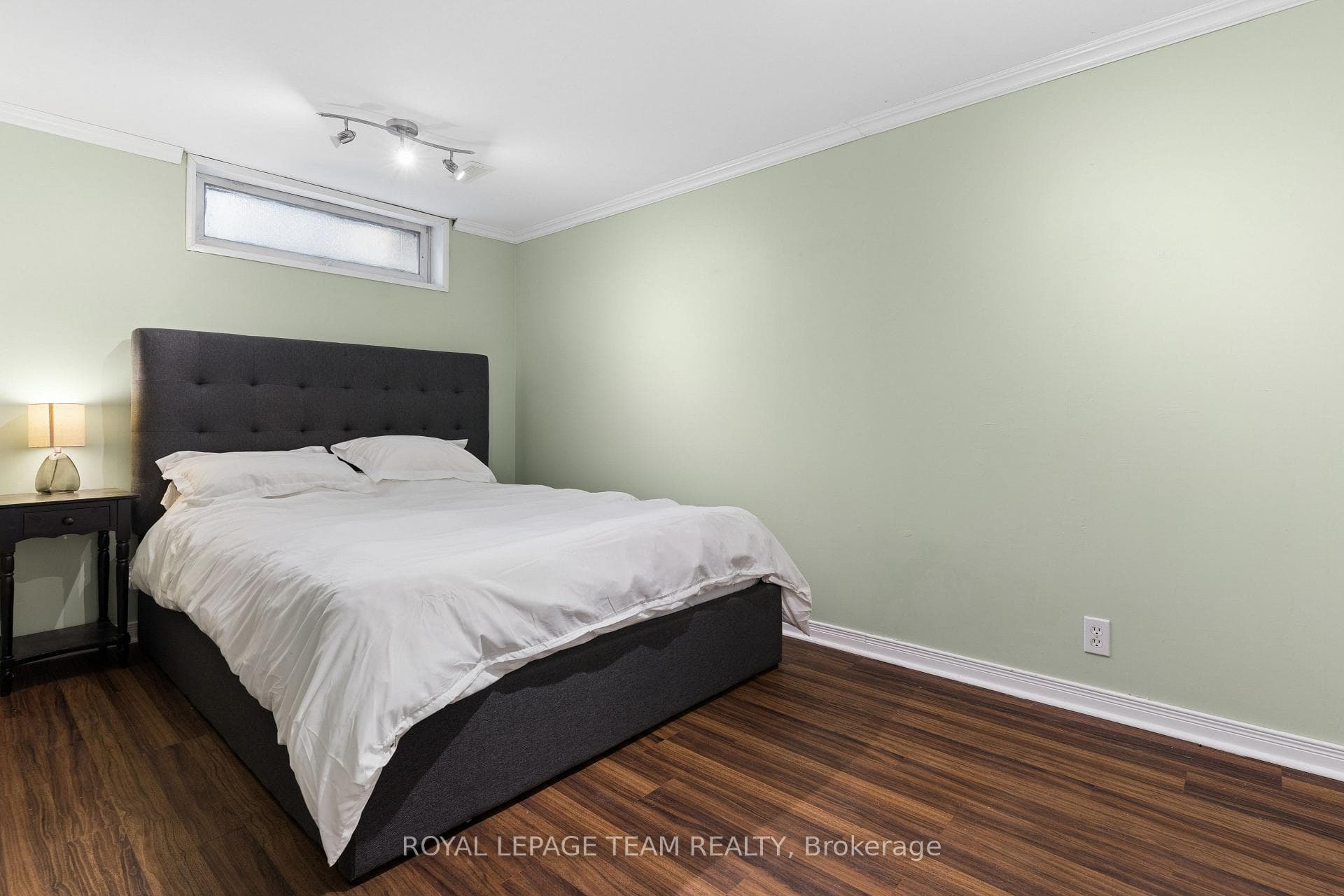 241 Wilfred Crescent photo 35