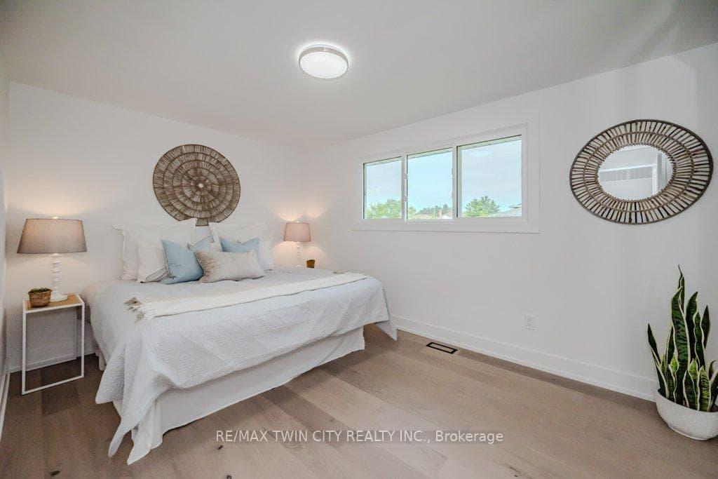 89 Kenora Avenue photo 19