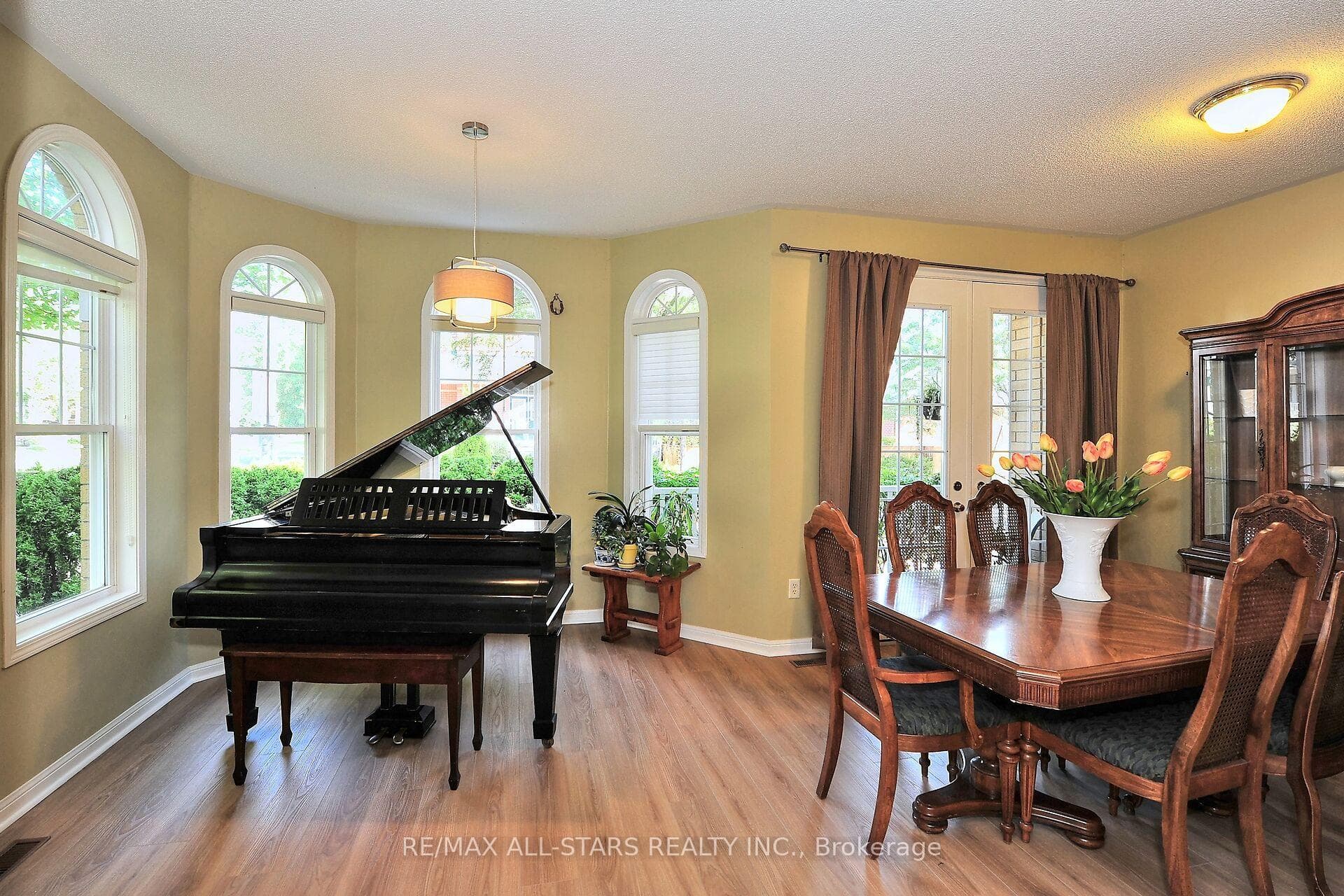 1 Almira Avenue photo 6