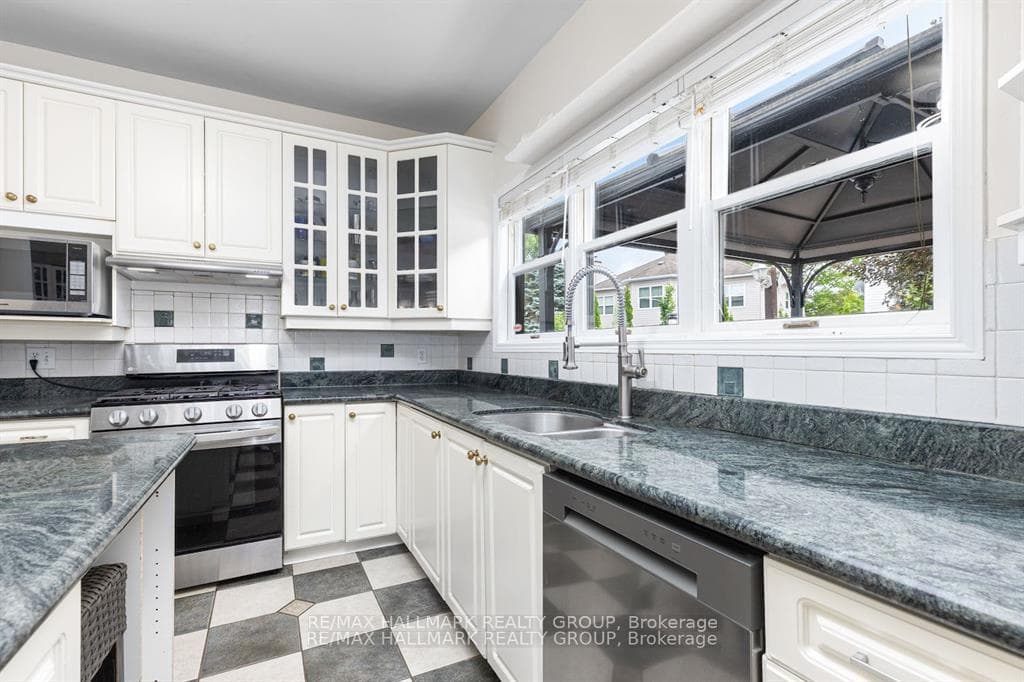 1404 Montresor Way photo 12