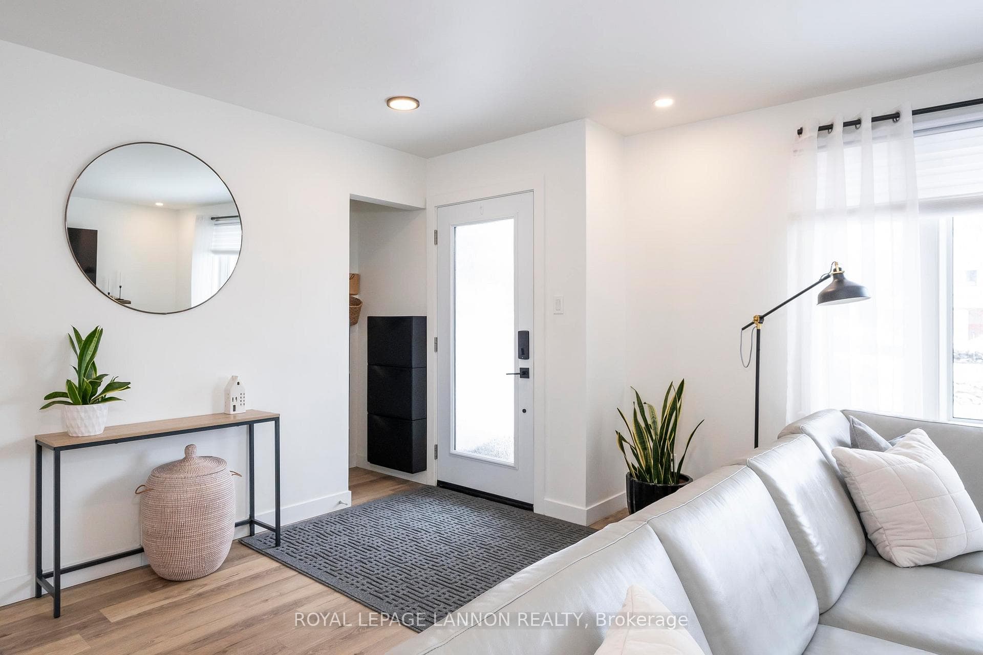381 RIVER Street photo 2