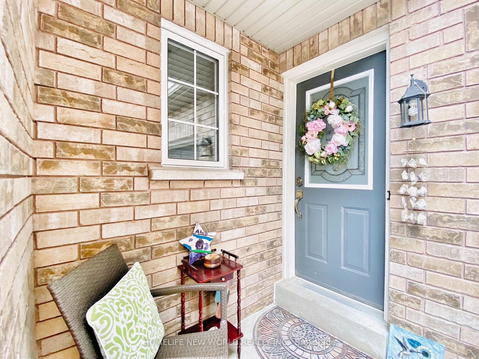 89 Warren Bradley Street photo 6