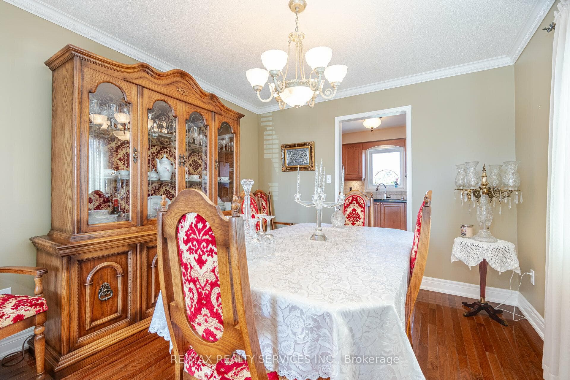 91 Hood Crescent photo 9
