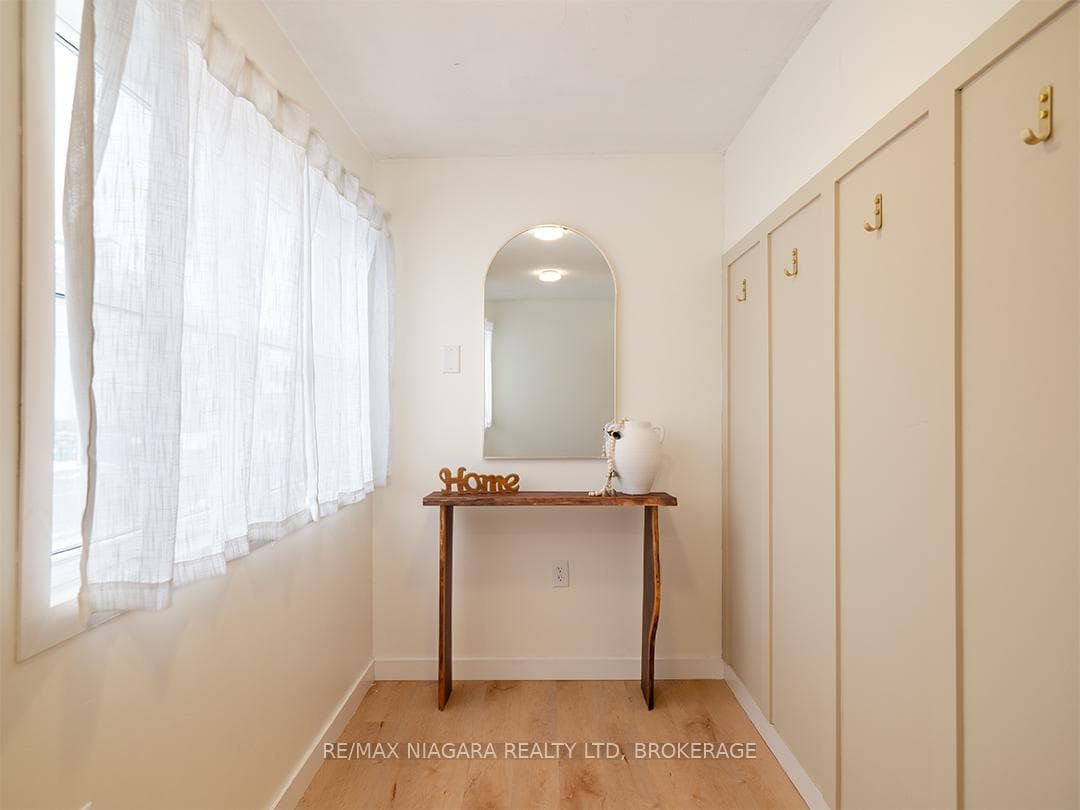 574 Steele Street photo 3