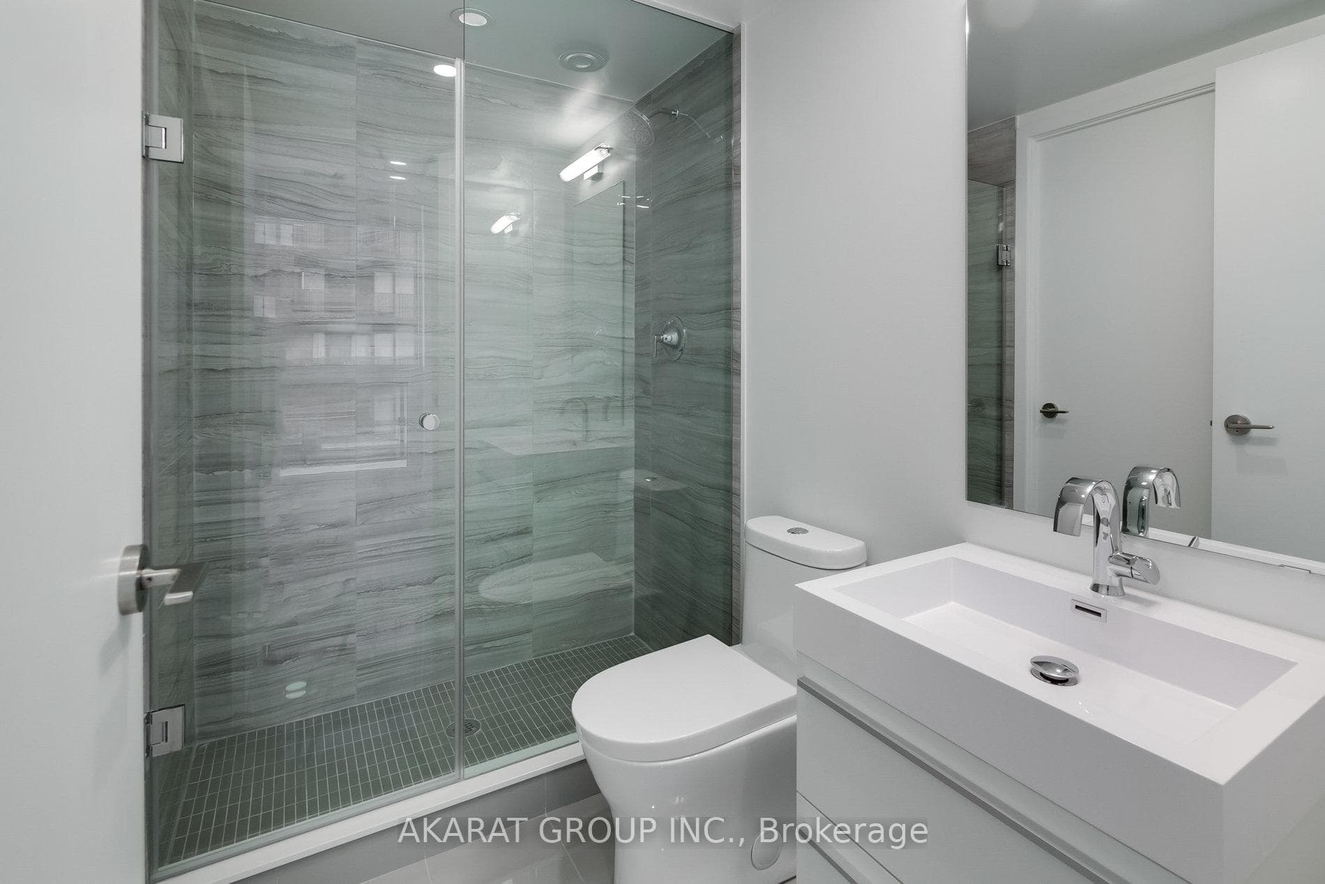 39 Roehampton Avenue Unit 2407 photo 21