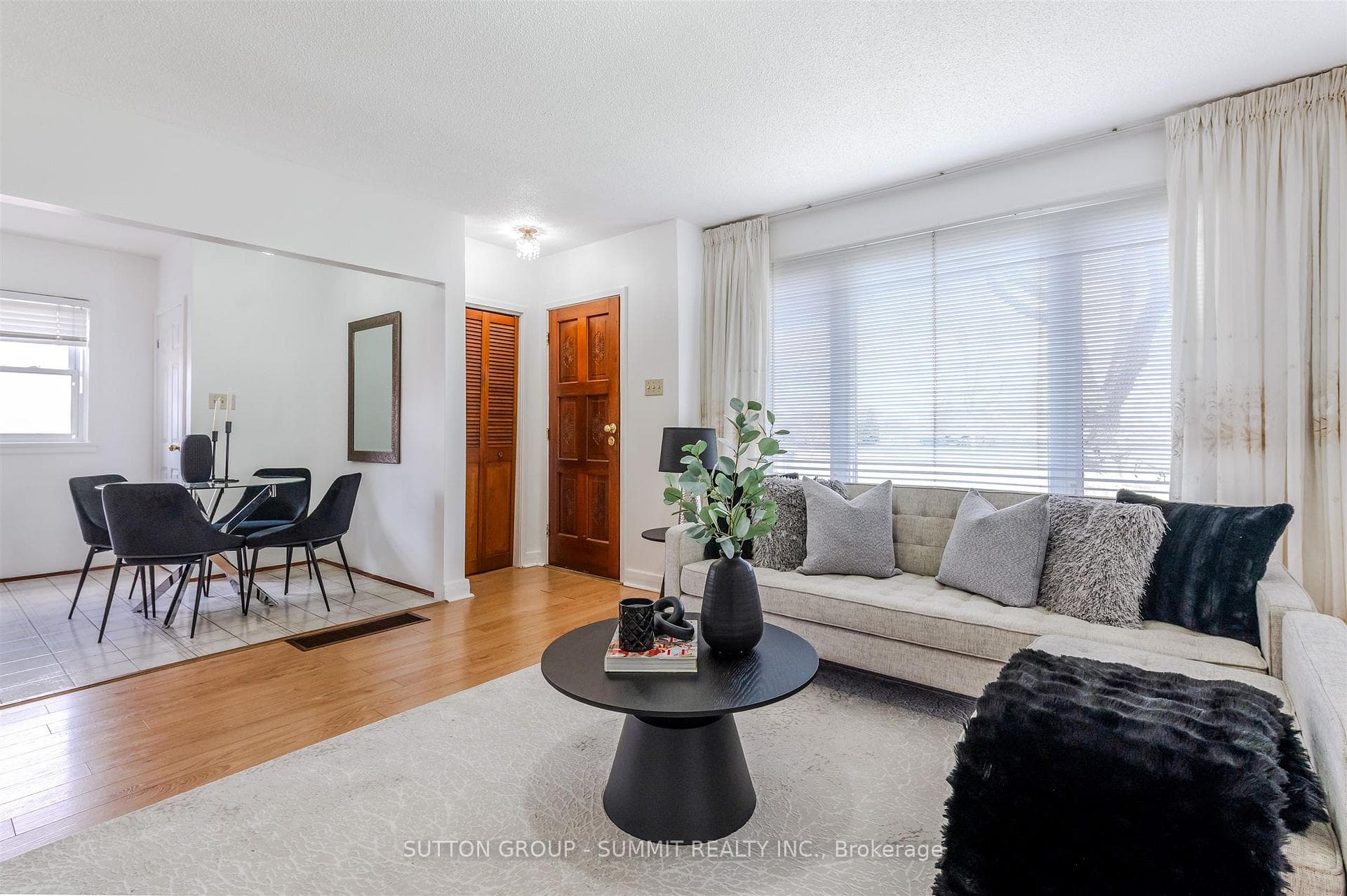 51 BARRHEAD Crescent photo 9