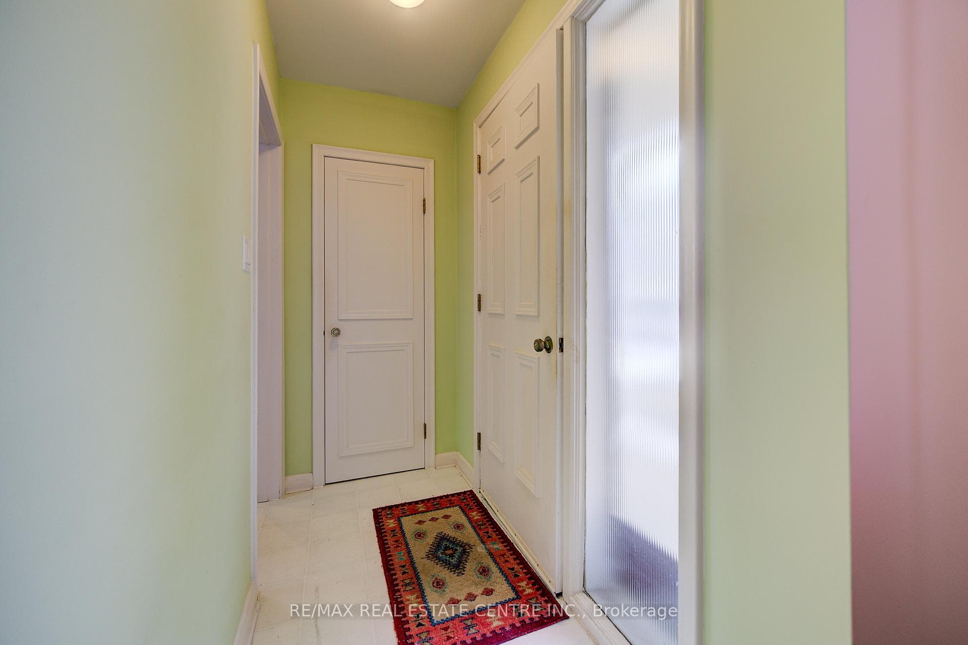 170 Fernwood Crescent photo 16