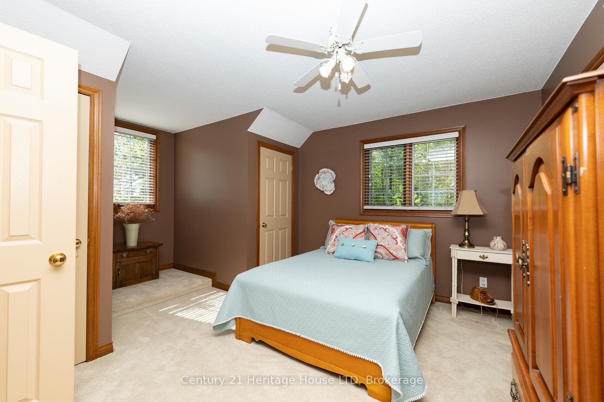 2468 Sunset Drive photo 33