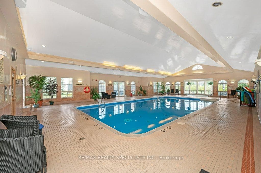 11 TWENTYPLACE Boulevard Unit 28 photo 38