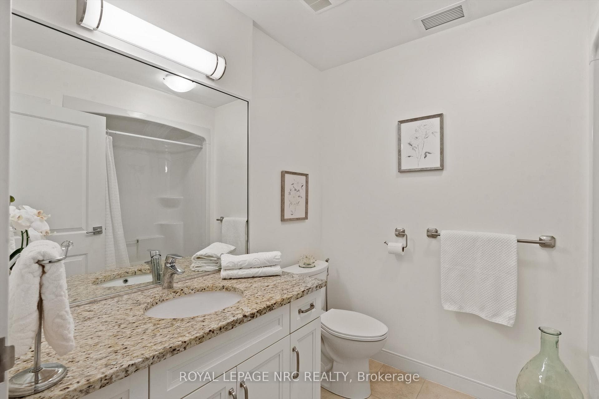 Main 4 piece bathroom